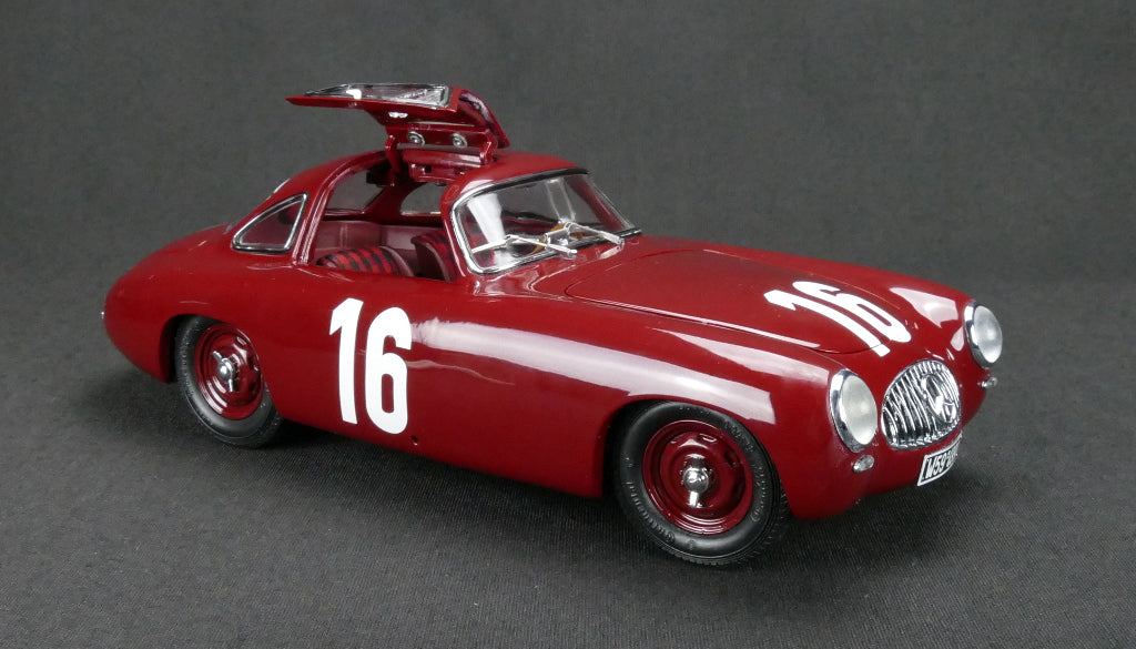 1/18 Mercedes-Benz 300 SL #16 Grand Prix of Bern 1952 CARACCIOLA CMC M-160