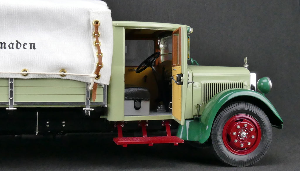 1/18 Mercedes-Benz LKW LO 2750 Pritschenwagen mit Plane CMC M-170 -pre-owned