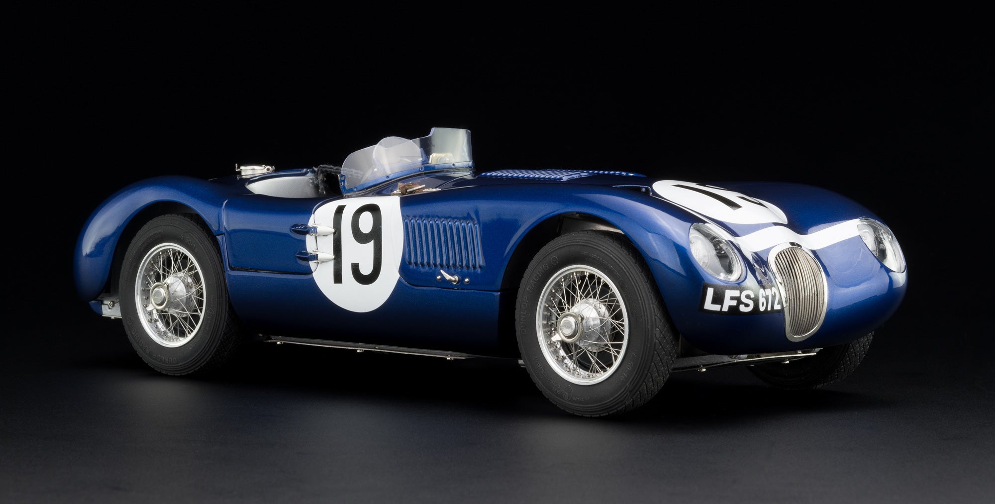 Jaguar C-Type #19 Ecurie Ecosse blue Steward/Sandersson CMC M-192 LE 1.500