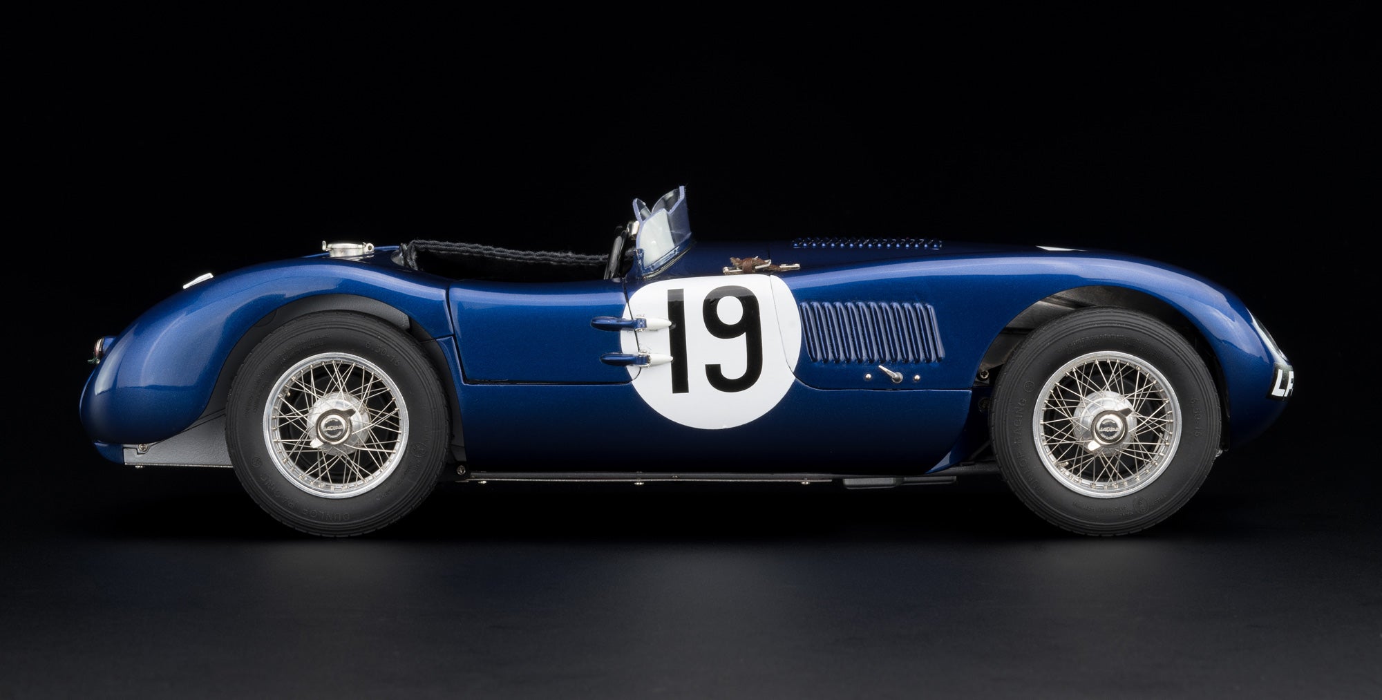 Jaguar C-Type #19 Ecurie Ecosse blue Steward/Sandersson CMC M-192 LE 1.500