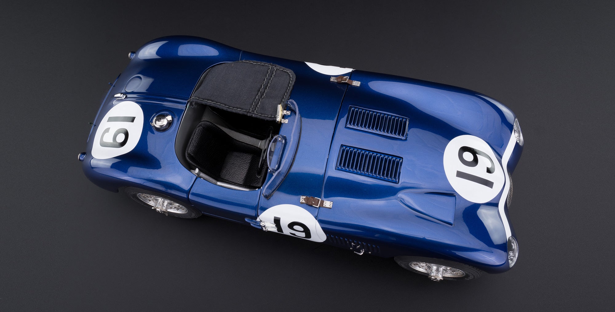 Jaguar C-Type #19 Ecurie Ecosse blue Steward/Sandersson CMC M-192 LE 1.500