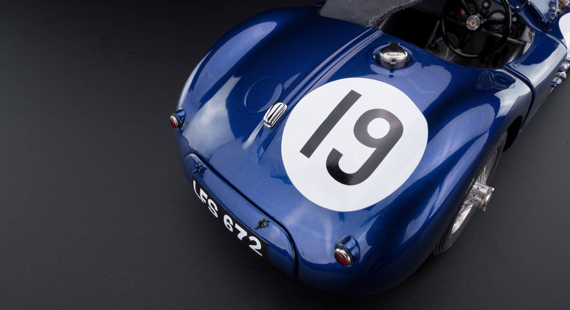 Jaguar C-Type #19 Ecurie Ecosse blue Steward/Sandersson CMC M-192 LE 1.500