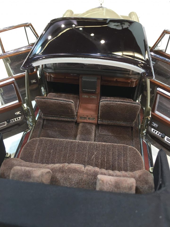 Mercedes-Benz 600 Pullman Landaulet beige/braun mit funktionsfähigem Verdeck CMC M-217