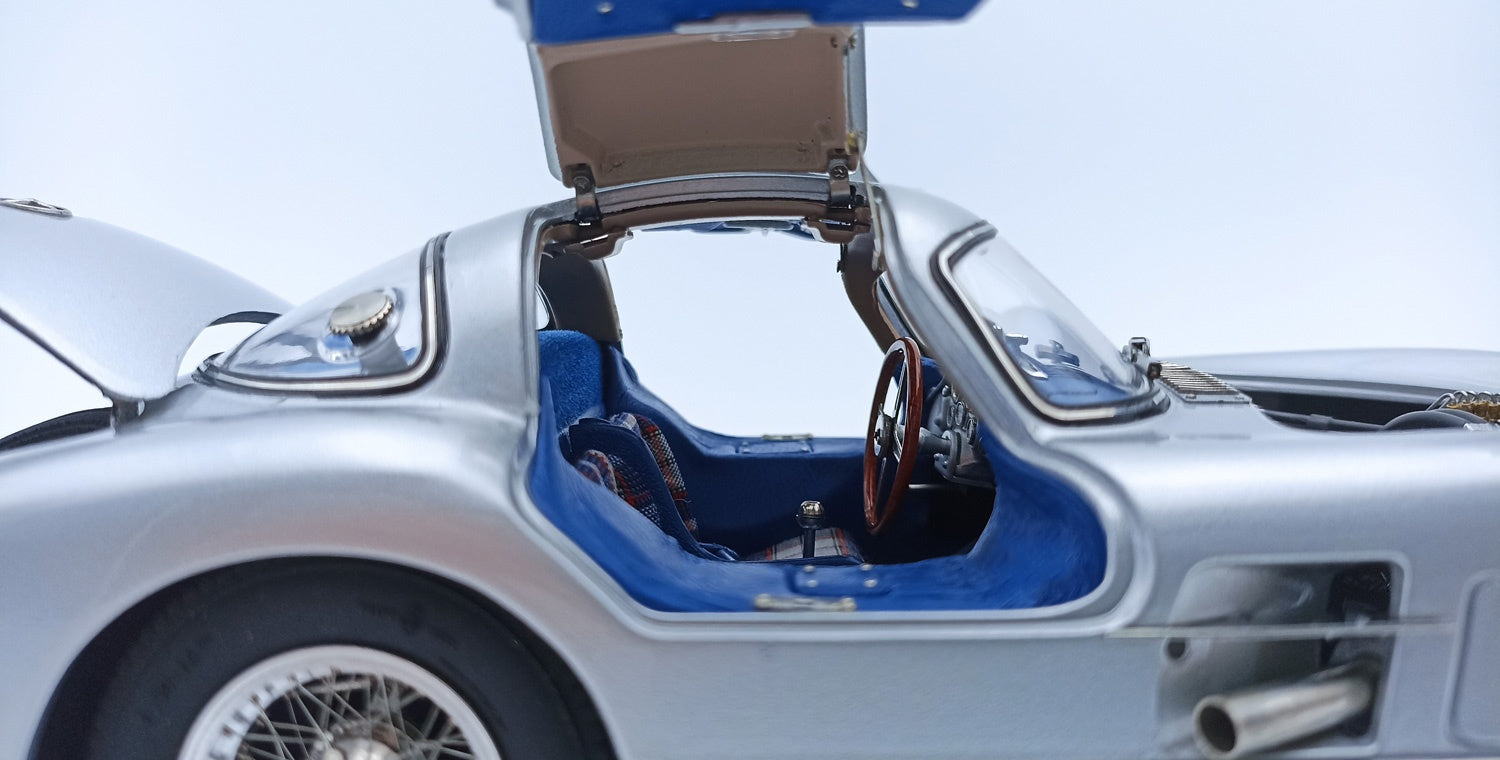 Mercedes-Benz 300 SLR Coupe 1955 Blaues Interieur CMC M-243