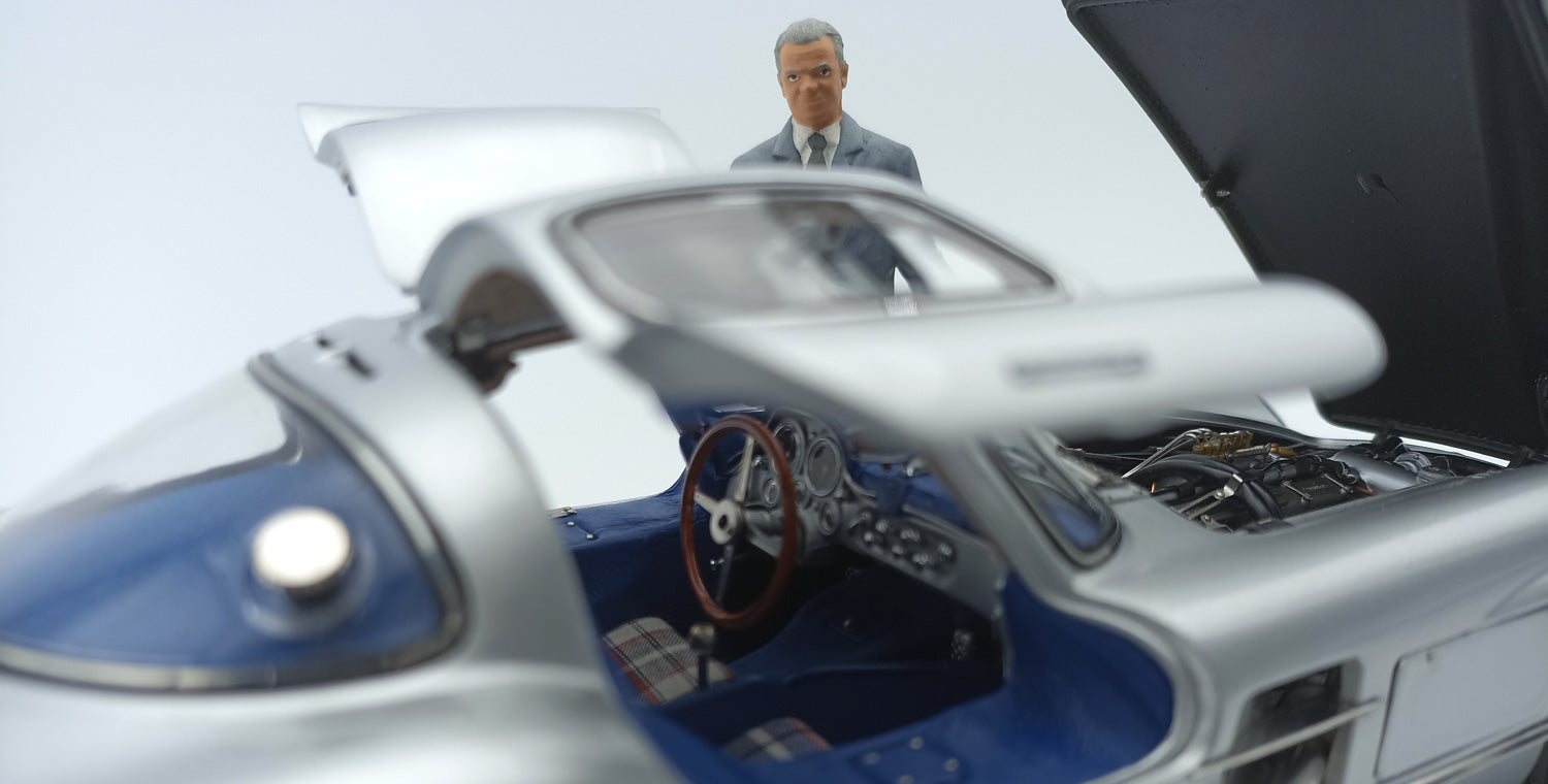 1:18 Mercedes-Benz 300 SLR Coupe Blaues Interieur mit Figur 1955 CMC M-246 LE 500