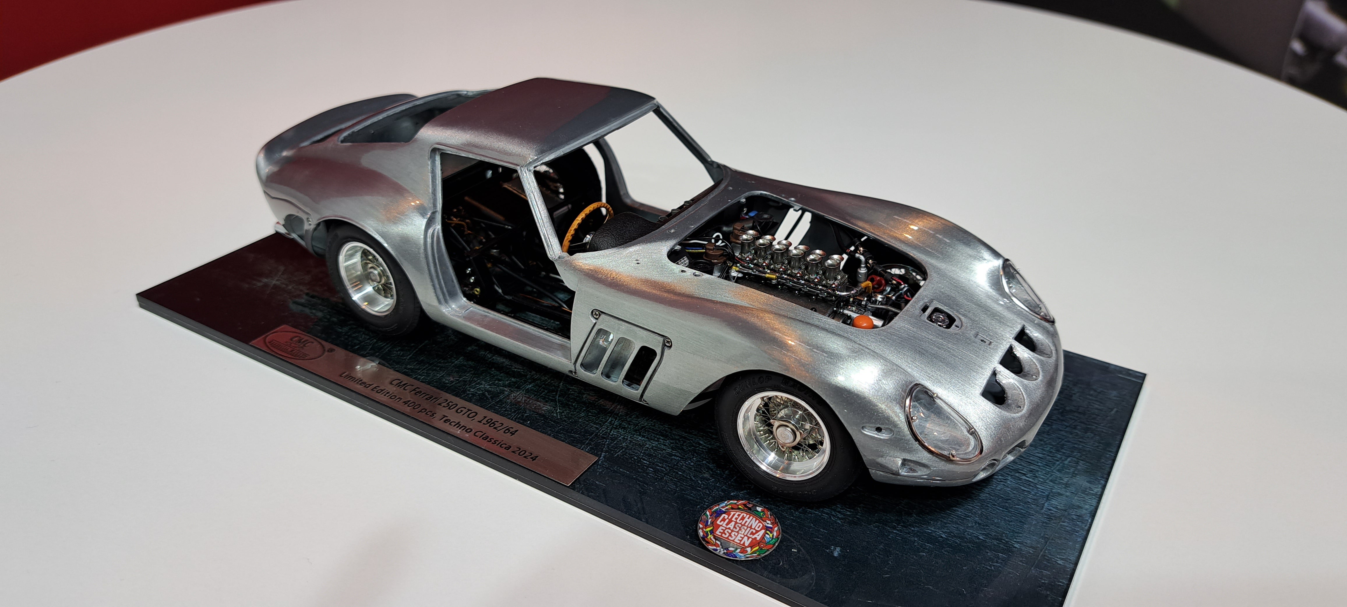 CMC M-272 Ferrari 250 GTO RHD Sondermodell Techno Classica 2024 LE 400