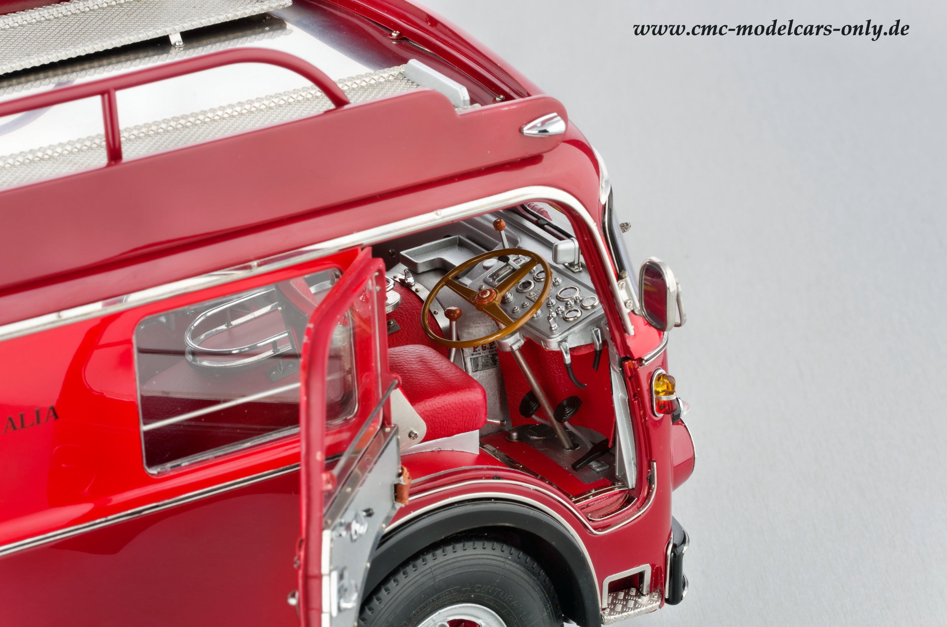 Ferrari Renntransporter Fiat 642 RN2 Bartoletti CMC M-084 - Neuauflage 2024