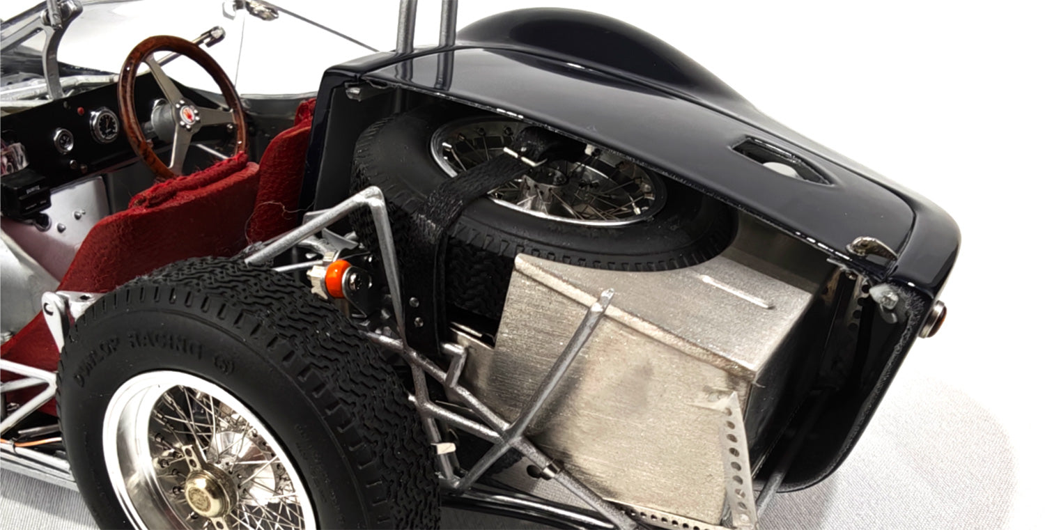 1/18 Maserati Tipo 61 Birdcage Cut-Off / Schnittmodell mit Vitrine #033/200 CMC M-290 -MH187