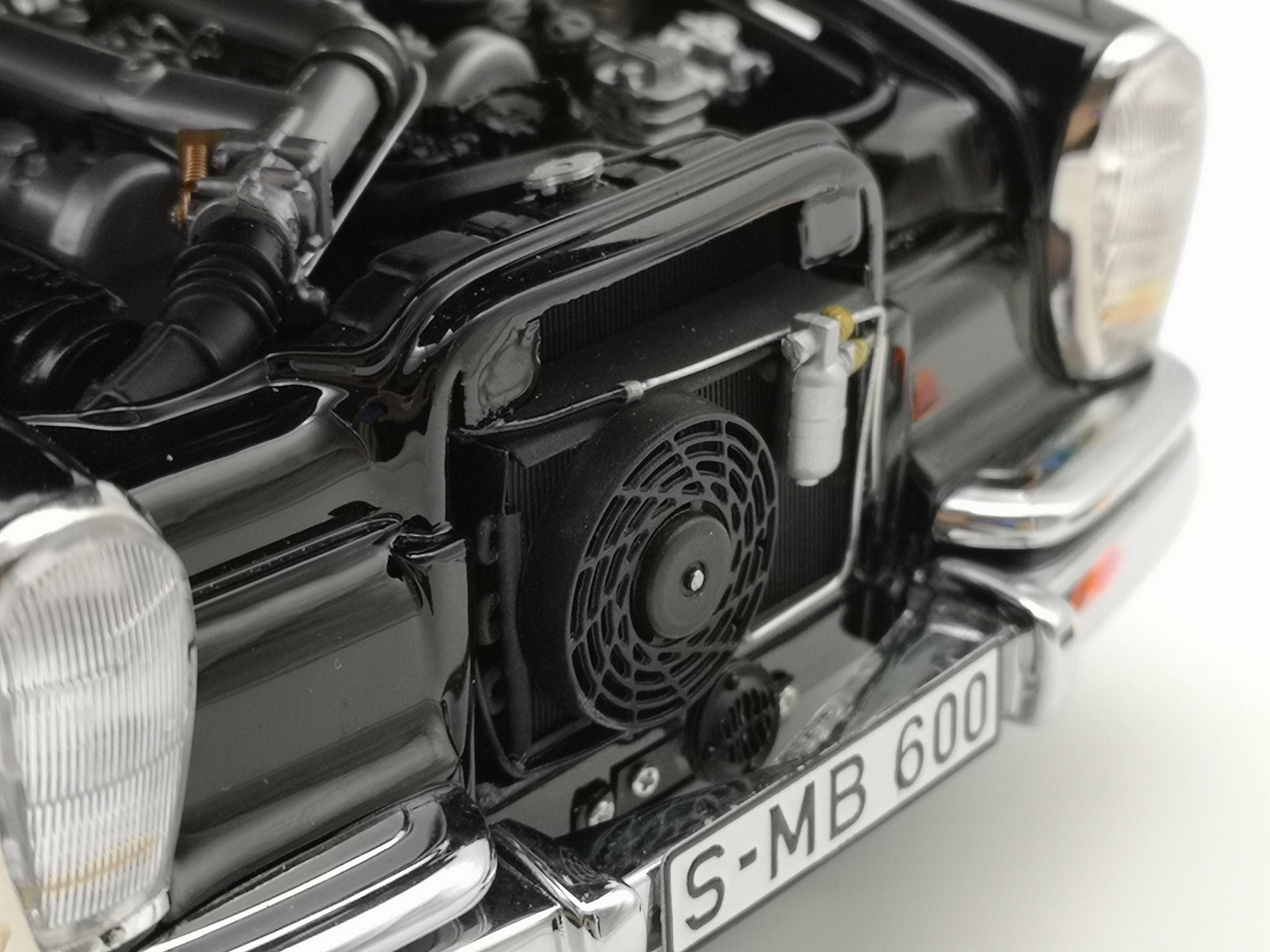 Mercedes-Benz (W100) 6-door Pullmann CMC M-200
