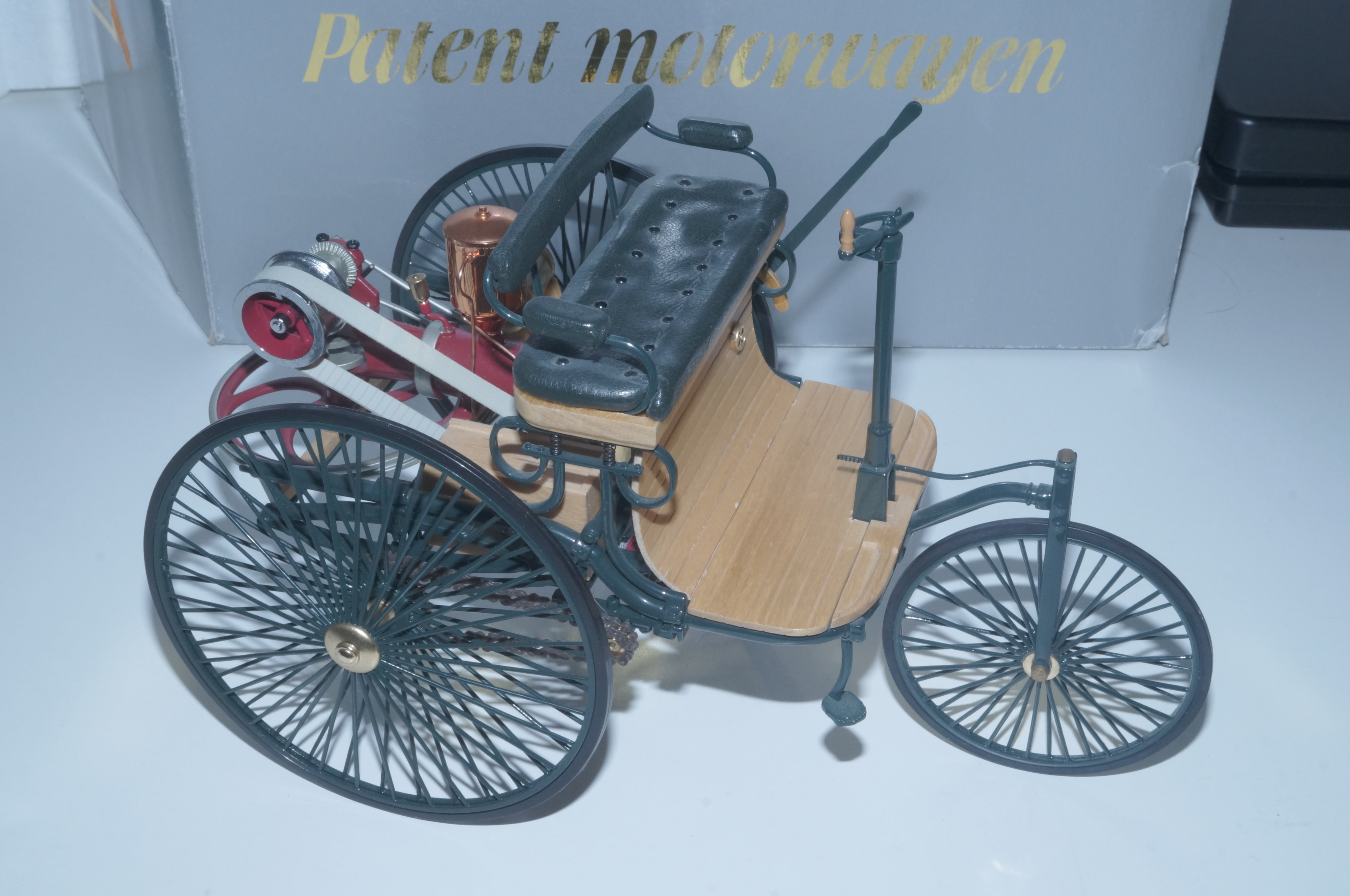 1/10 Benz Patent Motorwagen CMC M-005