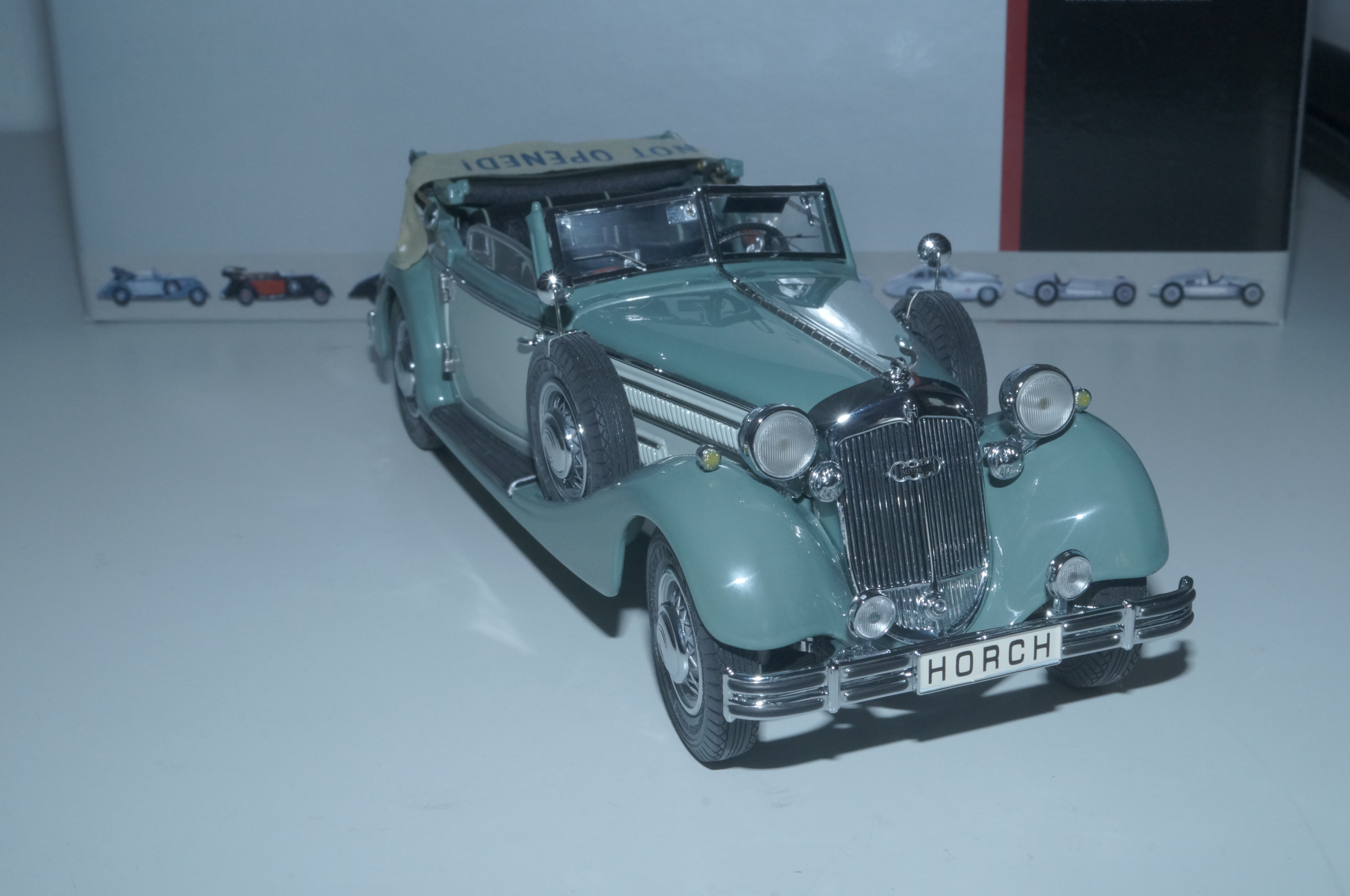 1/24 Horch 853 Cabriolet offen grün CMC M-016