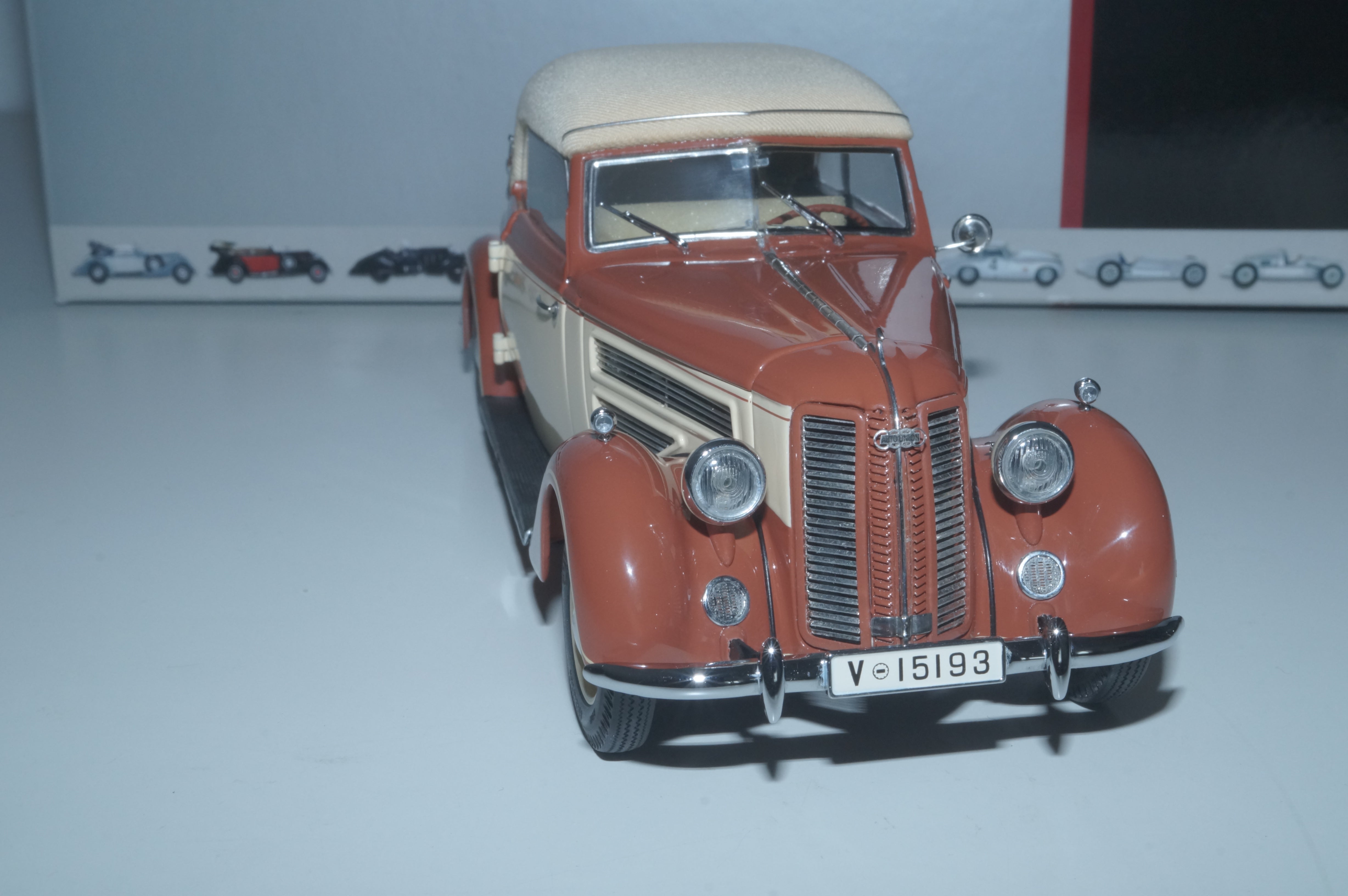 1/24 Audi 920 Cabriolet braun CMC M-032