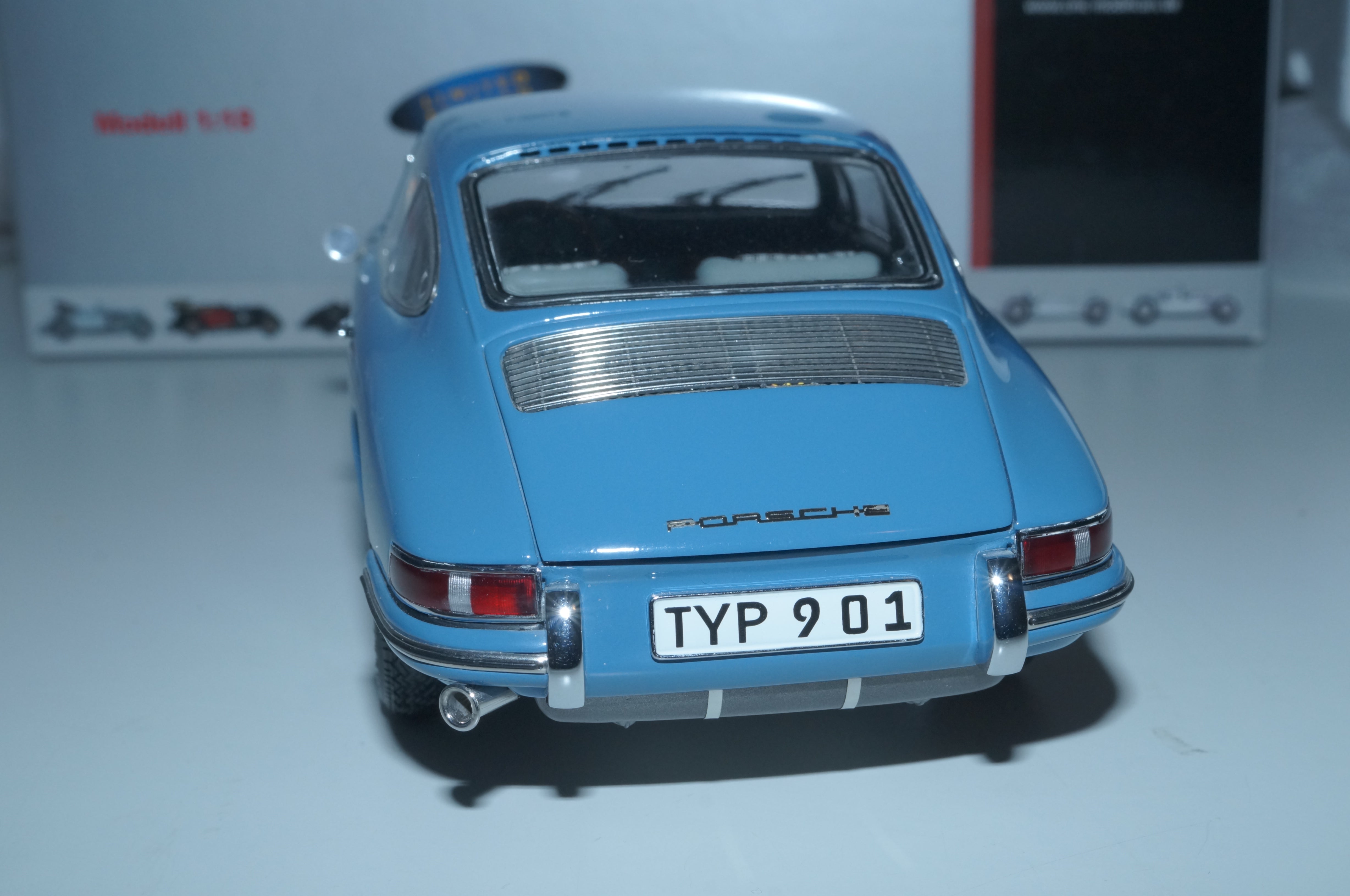 Porsche 901 Coupe Emailblau CMC M-067D -PRE-OWNED-