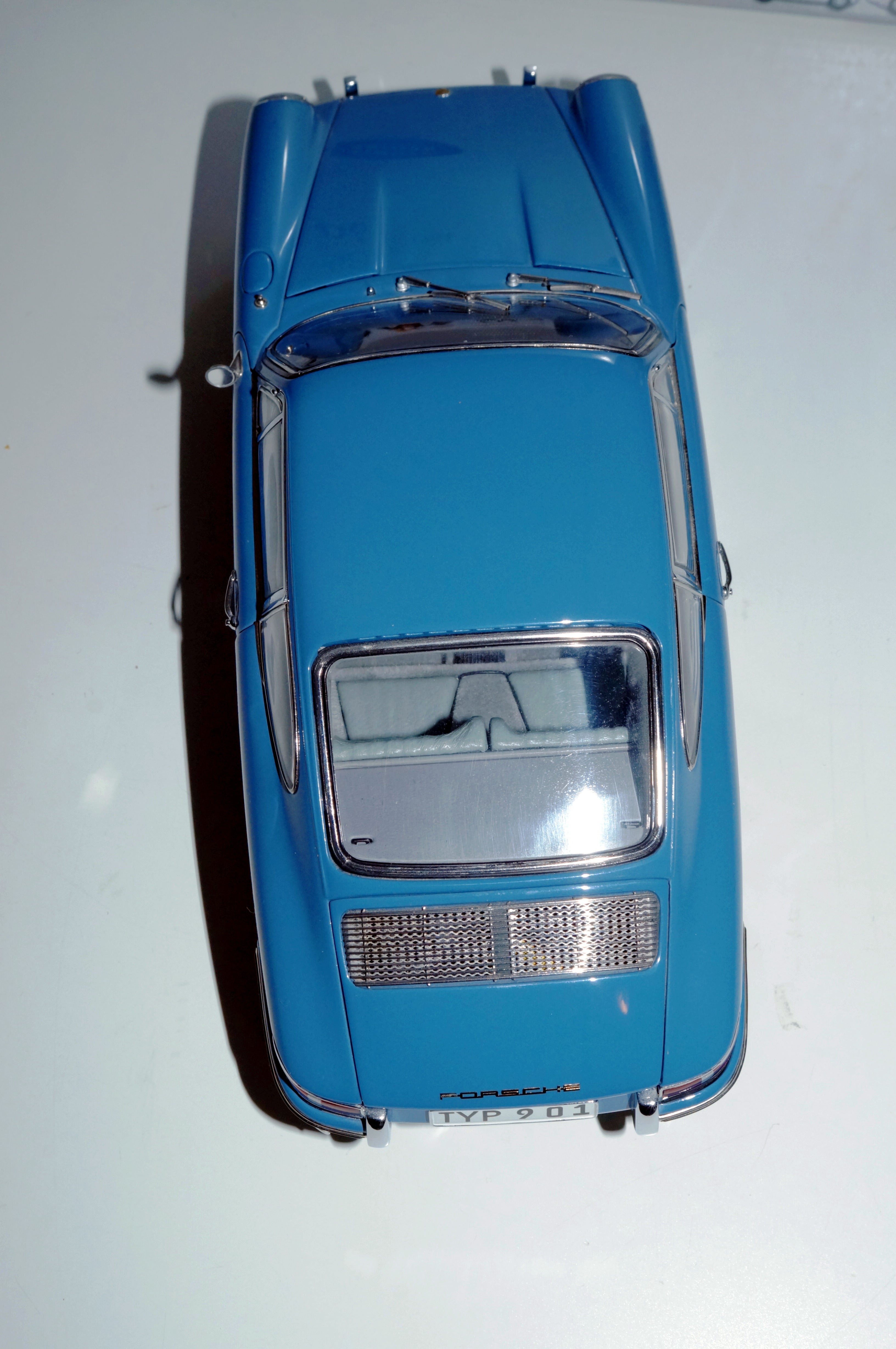 Porsche 901 Coupe Emailblau CMC M-067D -PRE-OWNED-