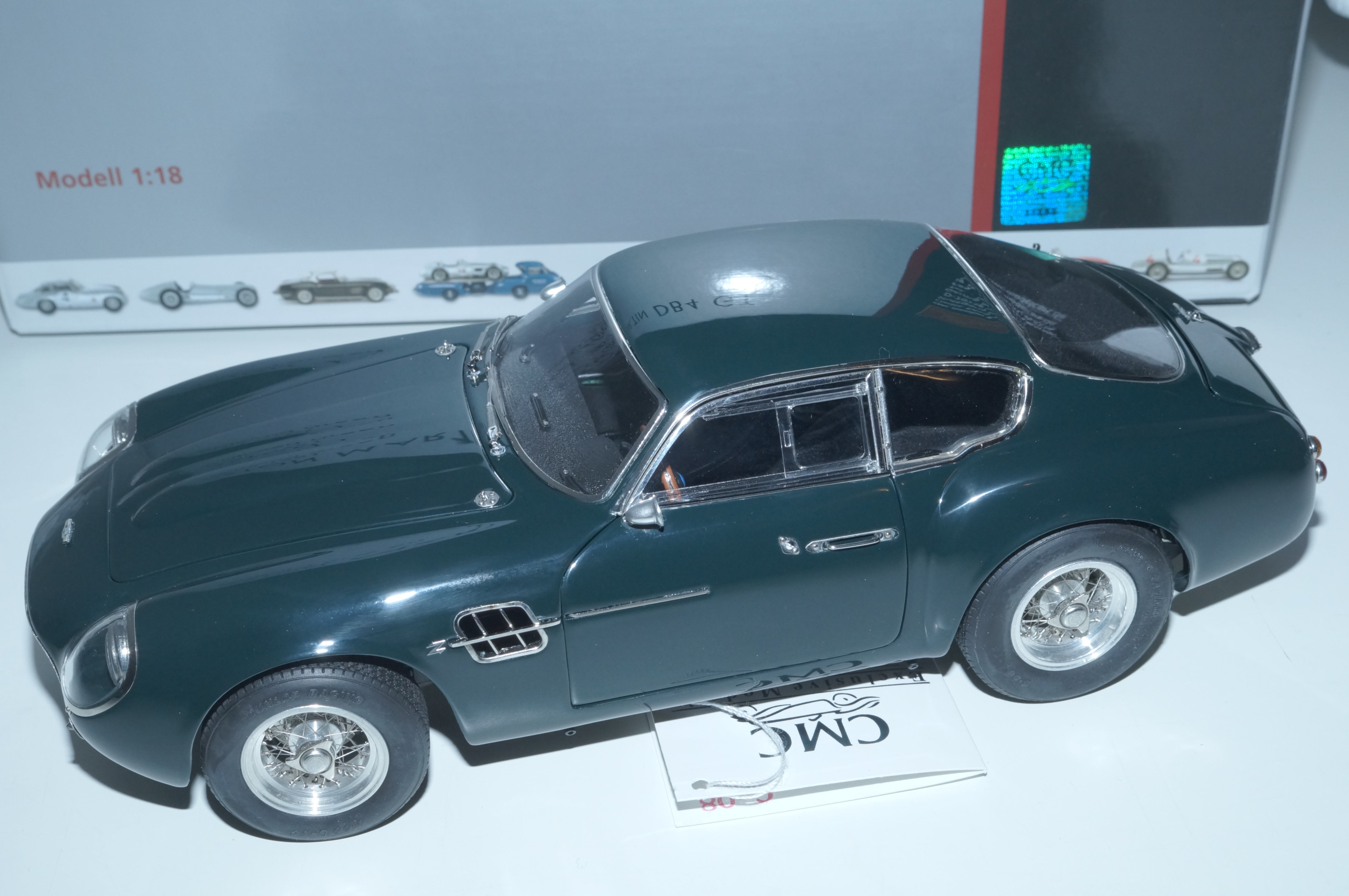 Aston Martin DB4 GT Zagato 'Goodwood green' CMC M-150 PRE-OWNED