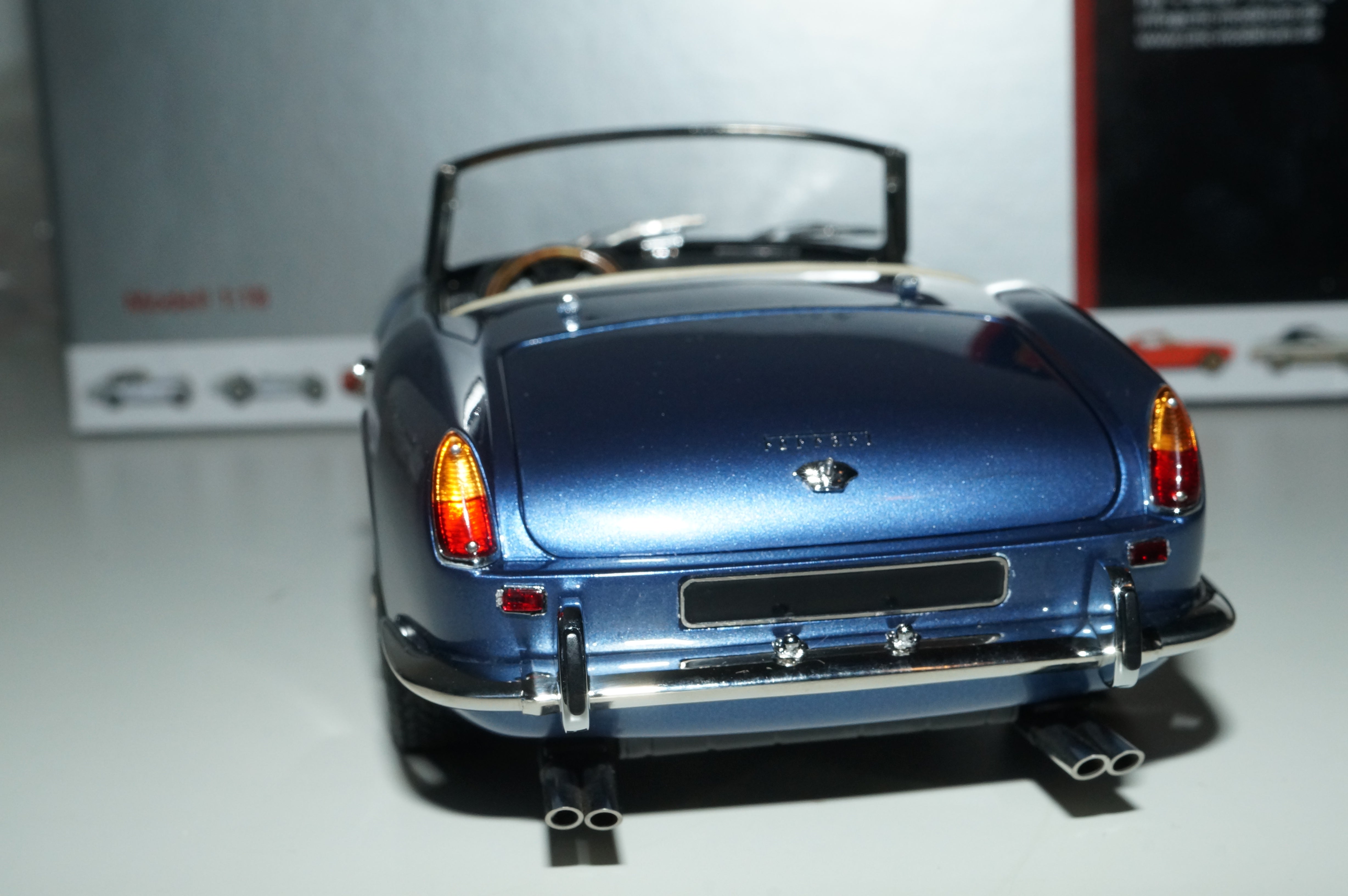 Ferrari 250 SWB California Spyder 1961 blau CMC M-092