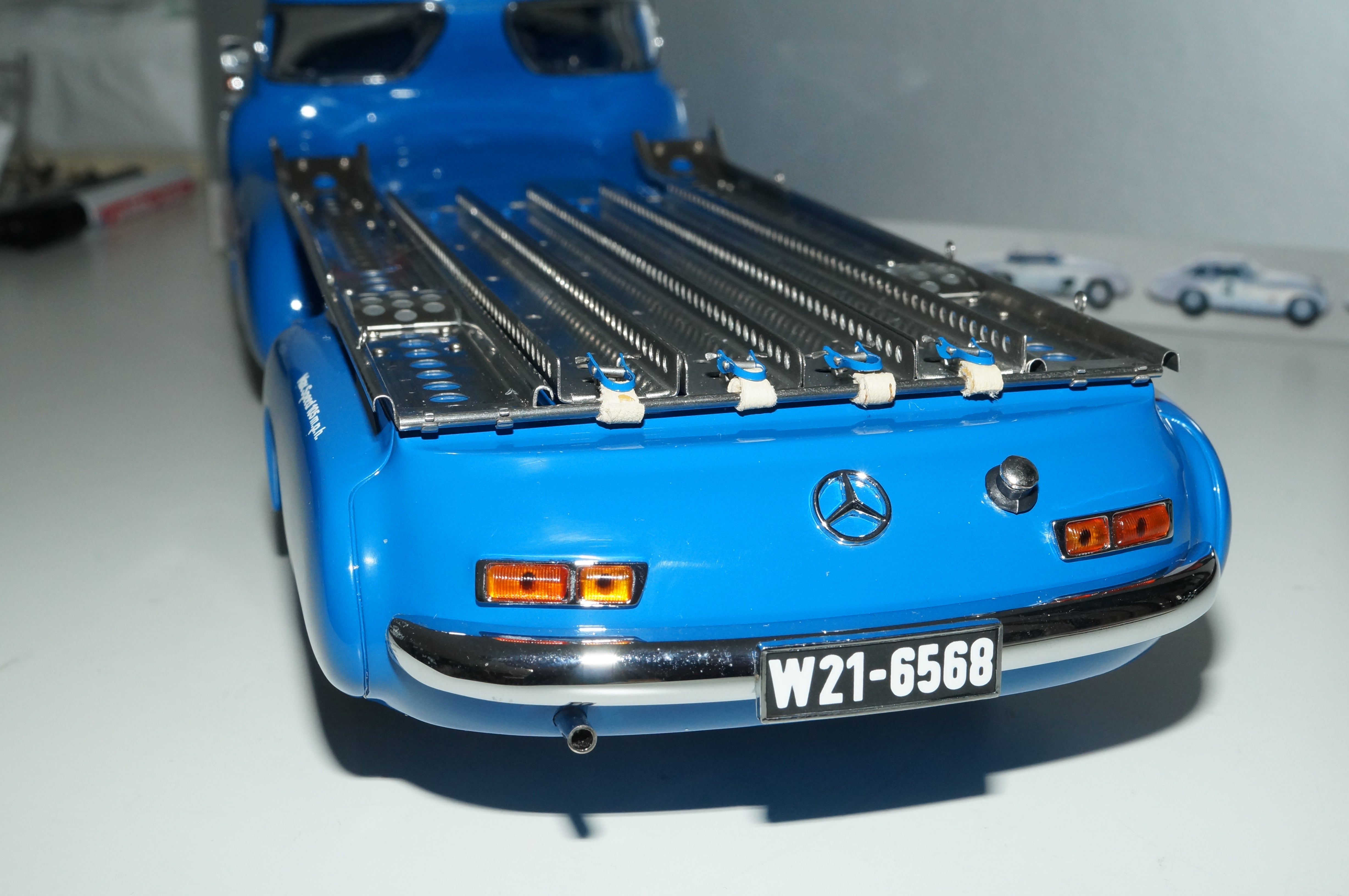1/18 Mercedes-Benz Renntransporter Das blaue Wunder CMC M-036 - aus Vorbesitz