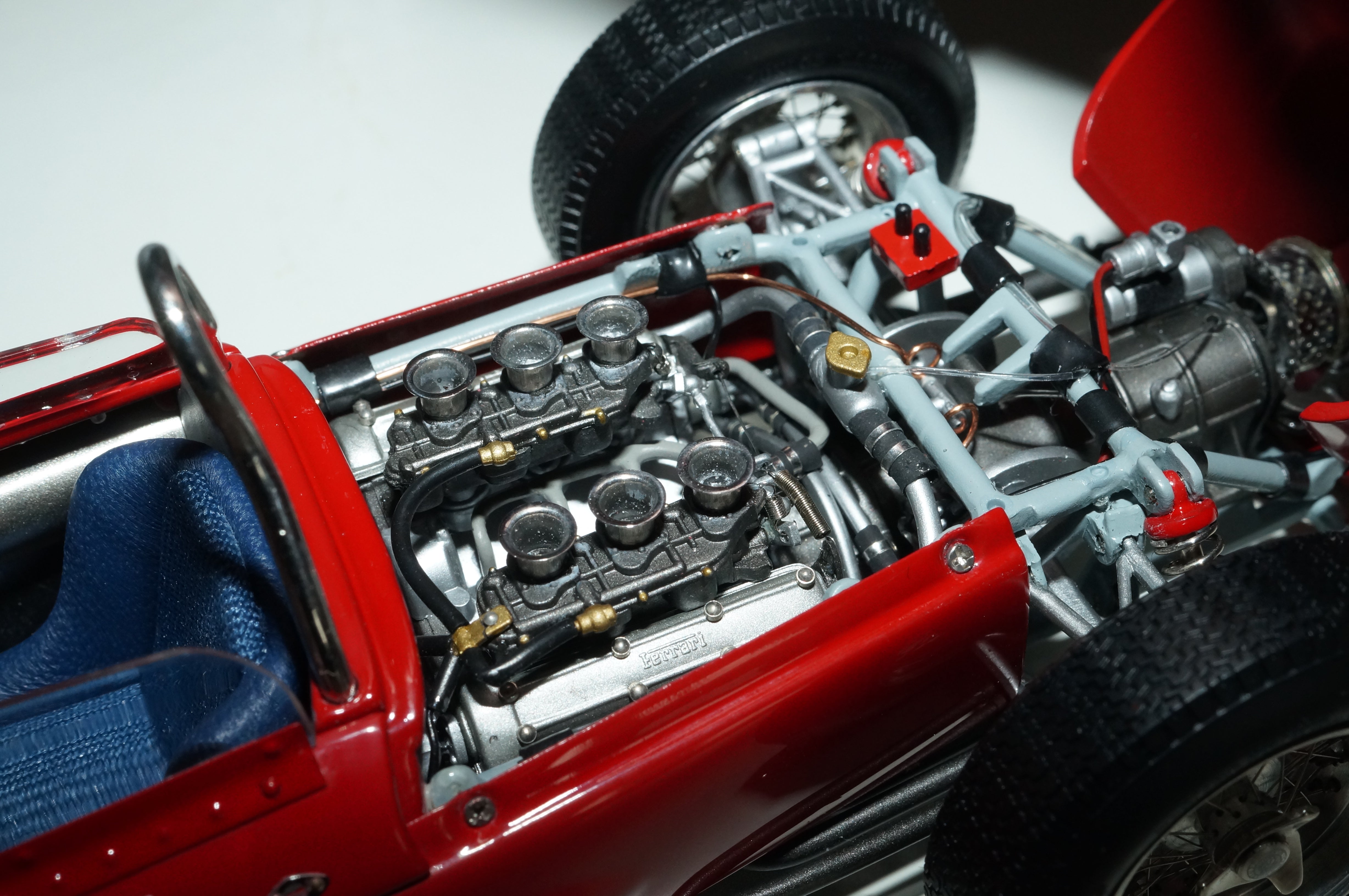 1:18 Ferrari 156 F1 'Sharknose' #4 Phil Hill Belgien CMC M-070 -pre-owned- TS460