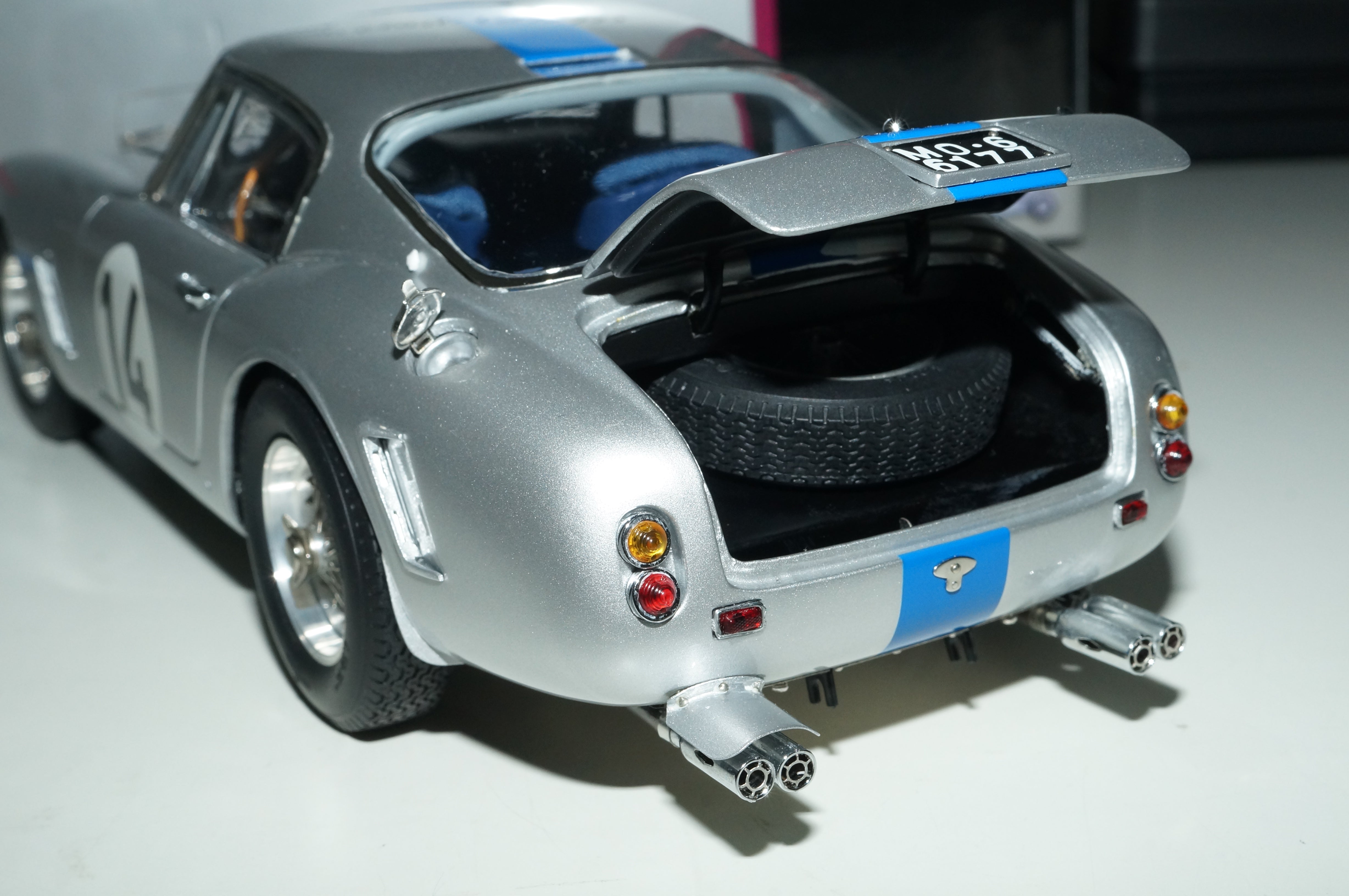 Ferrari 250 GT SWB Competizione #14  24H Le Mans 1961 CMC M-079 aus Vorbesitz
