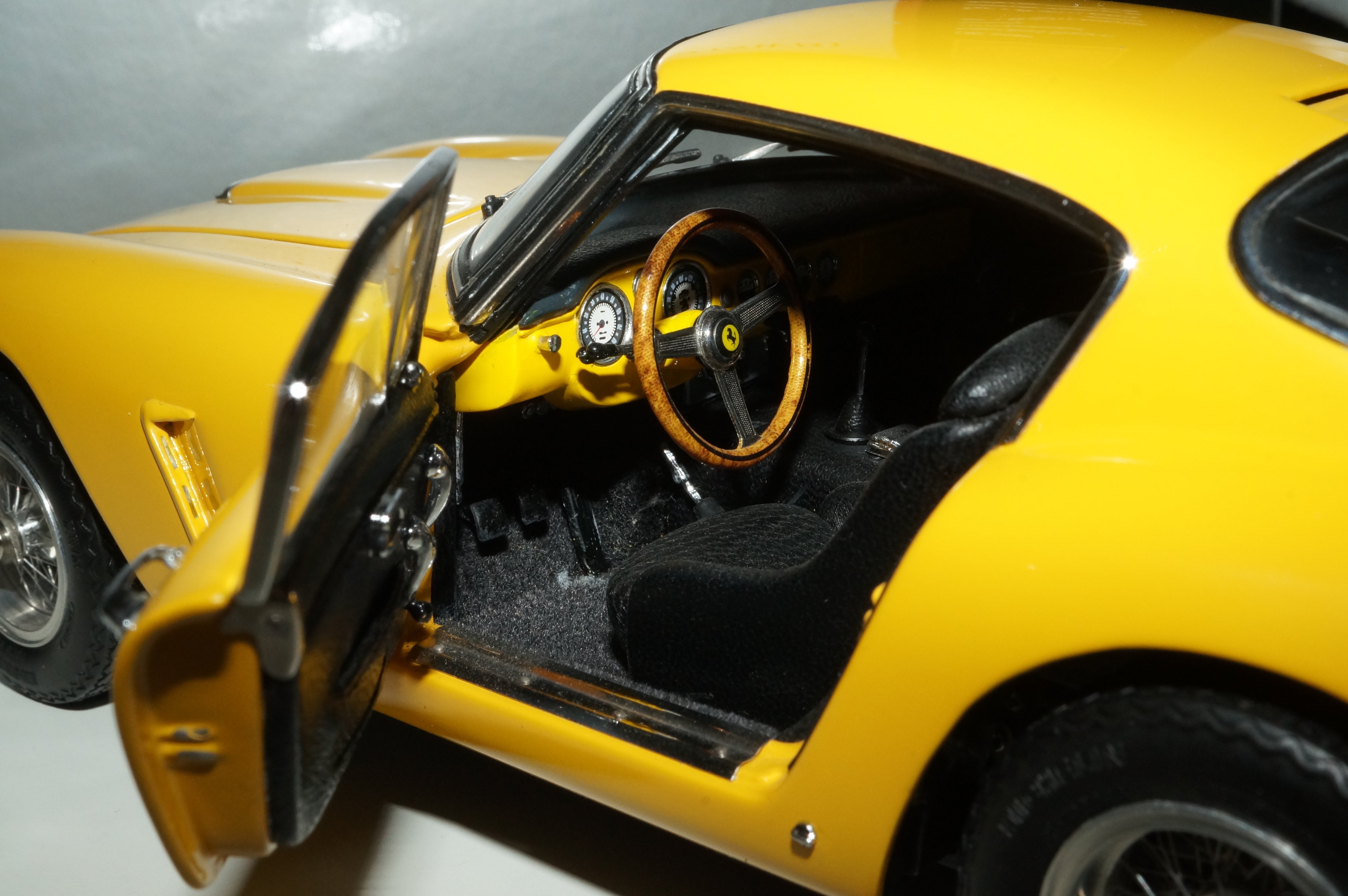 Ferrari 250 GT Berlinetta passo corto GELB CMC M-054 aus Vorbesitz