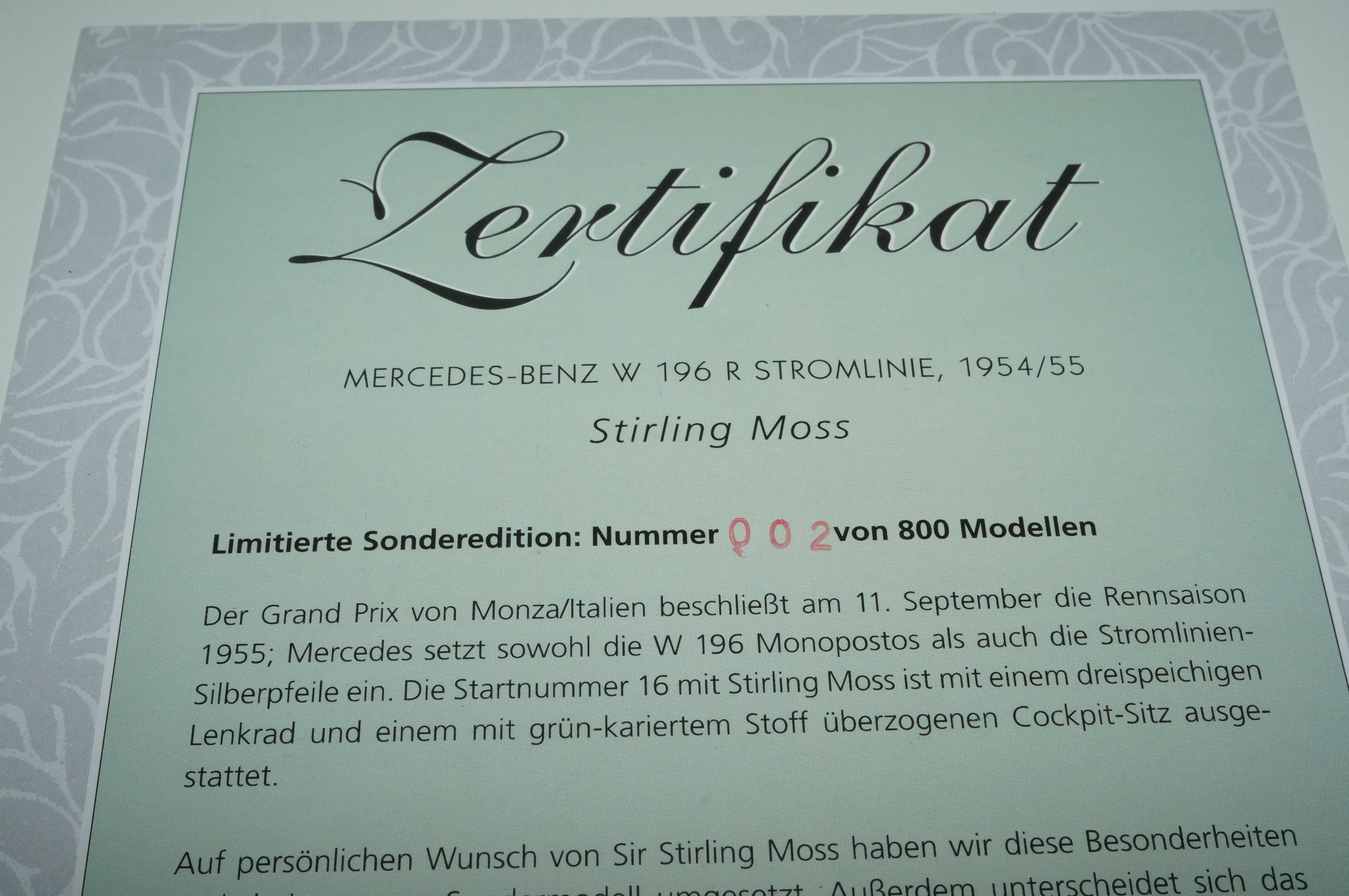 Mercedes-Benz W196R #16 signiert von Stirling Moss, CMC M-059 - aus Vorbesitz