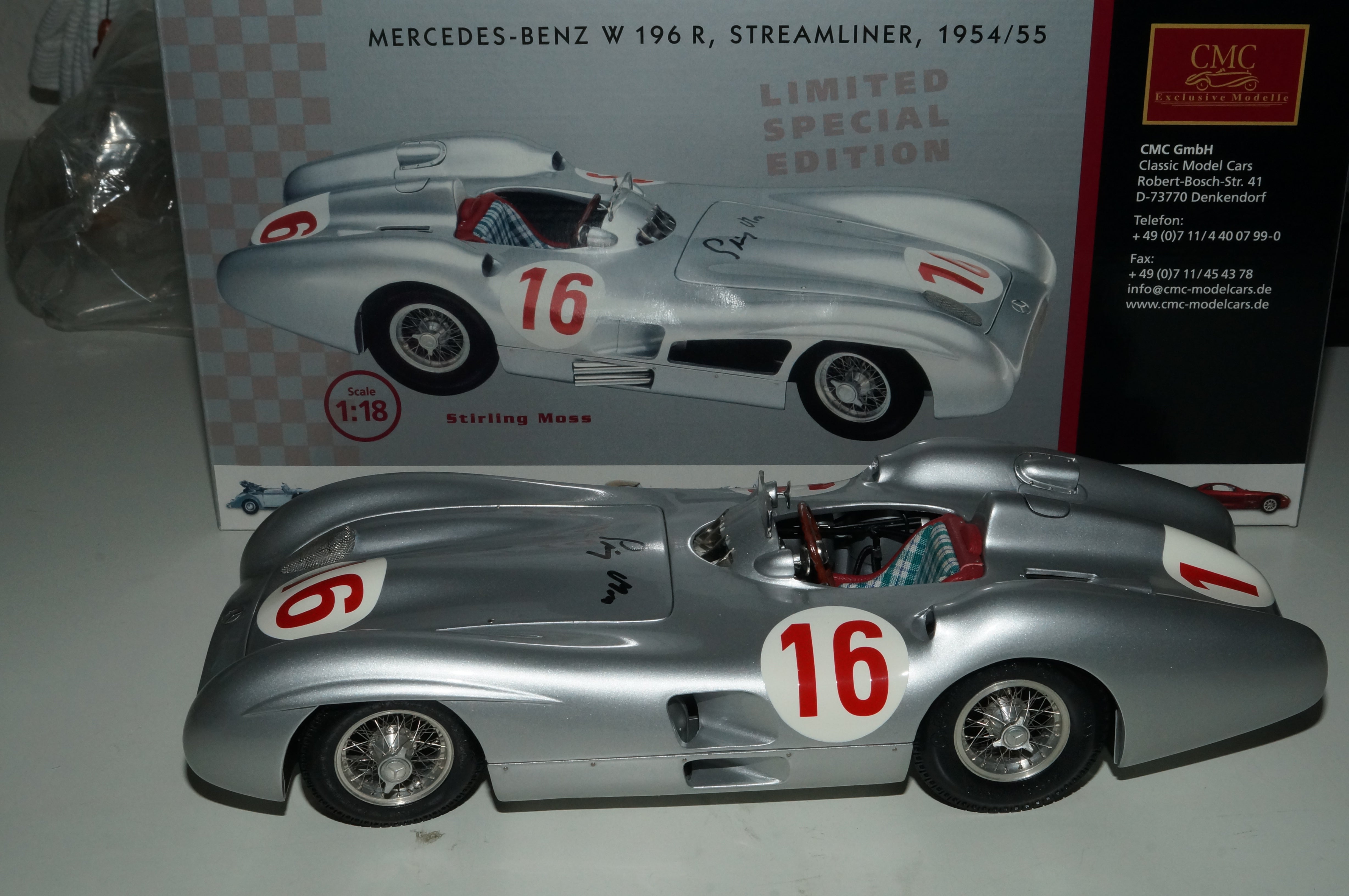 Mercedes-Benz W196R #16 signiert von Stirling Moss, CMC M-059 - aus Vorbesitz