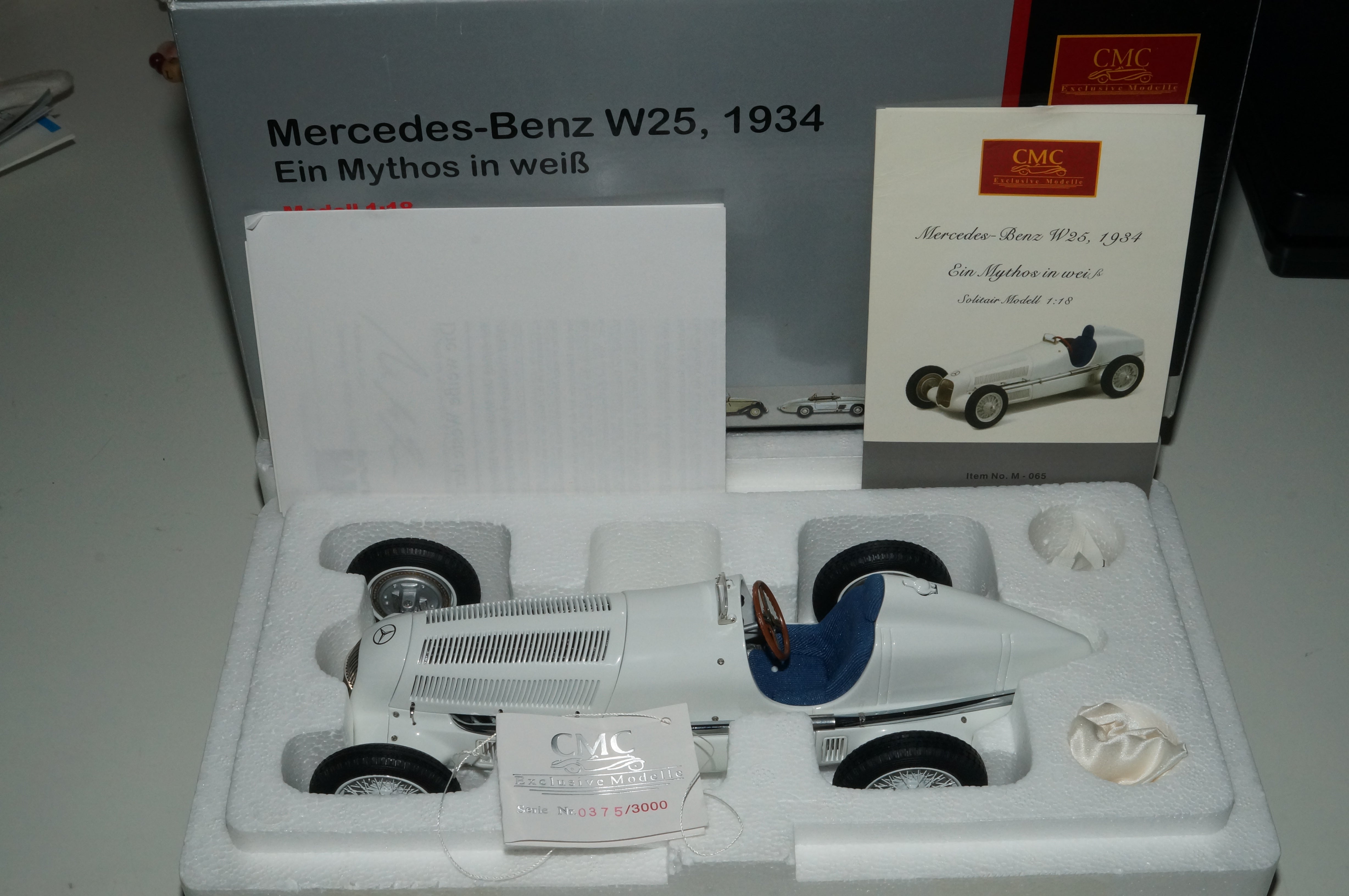 Mercedes-Benz W25 Ein Mythos in weiß CMC M-065 -pre-owned