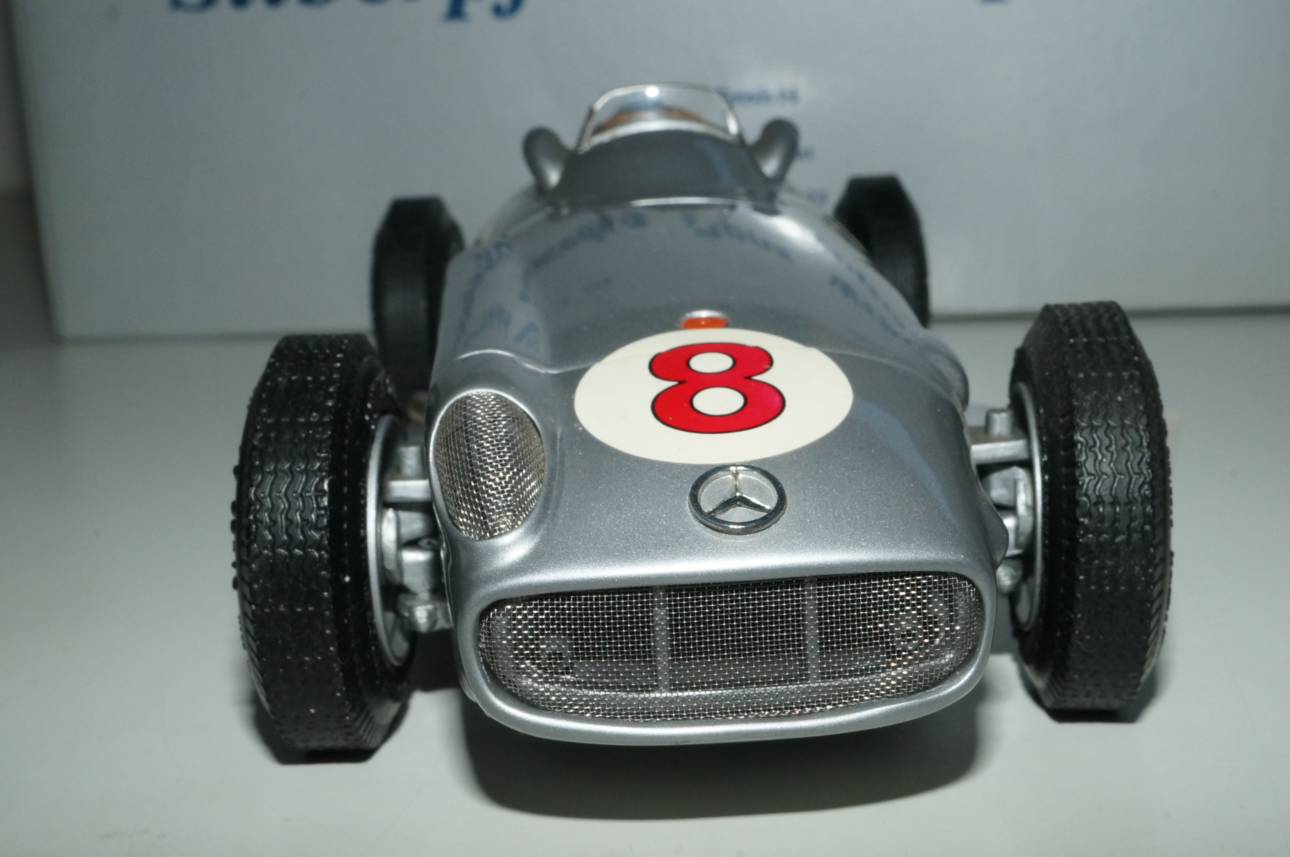 Mercedes-Benz W196 #8 Hans Herrmann CMC M-021 LE 1.000 Stück -pre-owned-