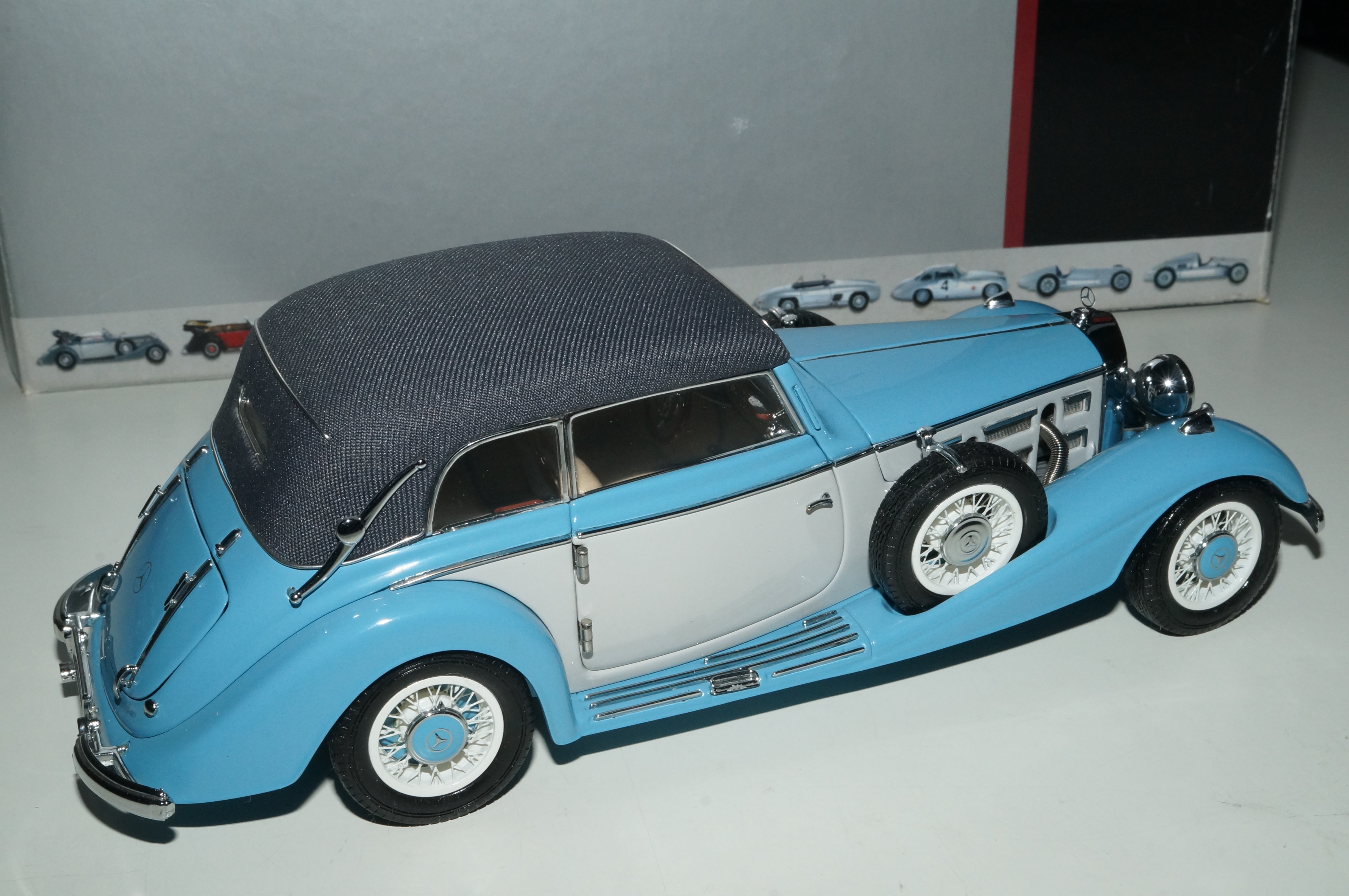 Mercedes-Benz 540K Cabriolet B hellblau/elfenbein CMC M-003B 1/24