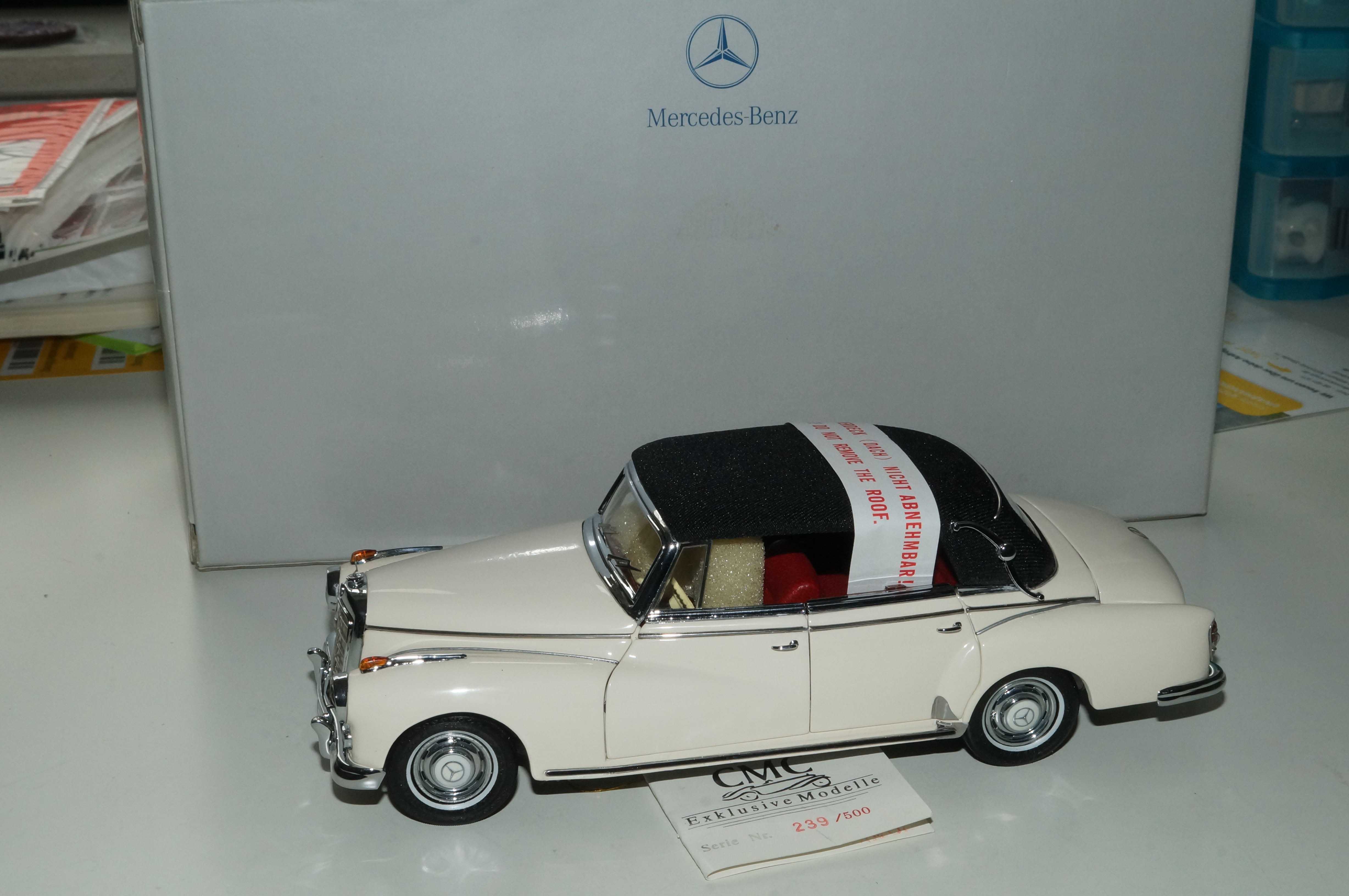 1/24 Mercedes-Benz 300d Adenauer cream, Limited Edition 239/500 für Mercedes CMC M-026A