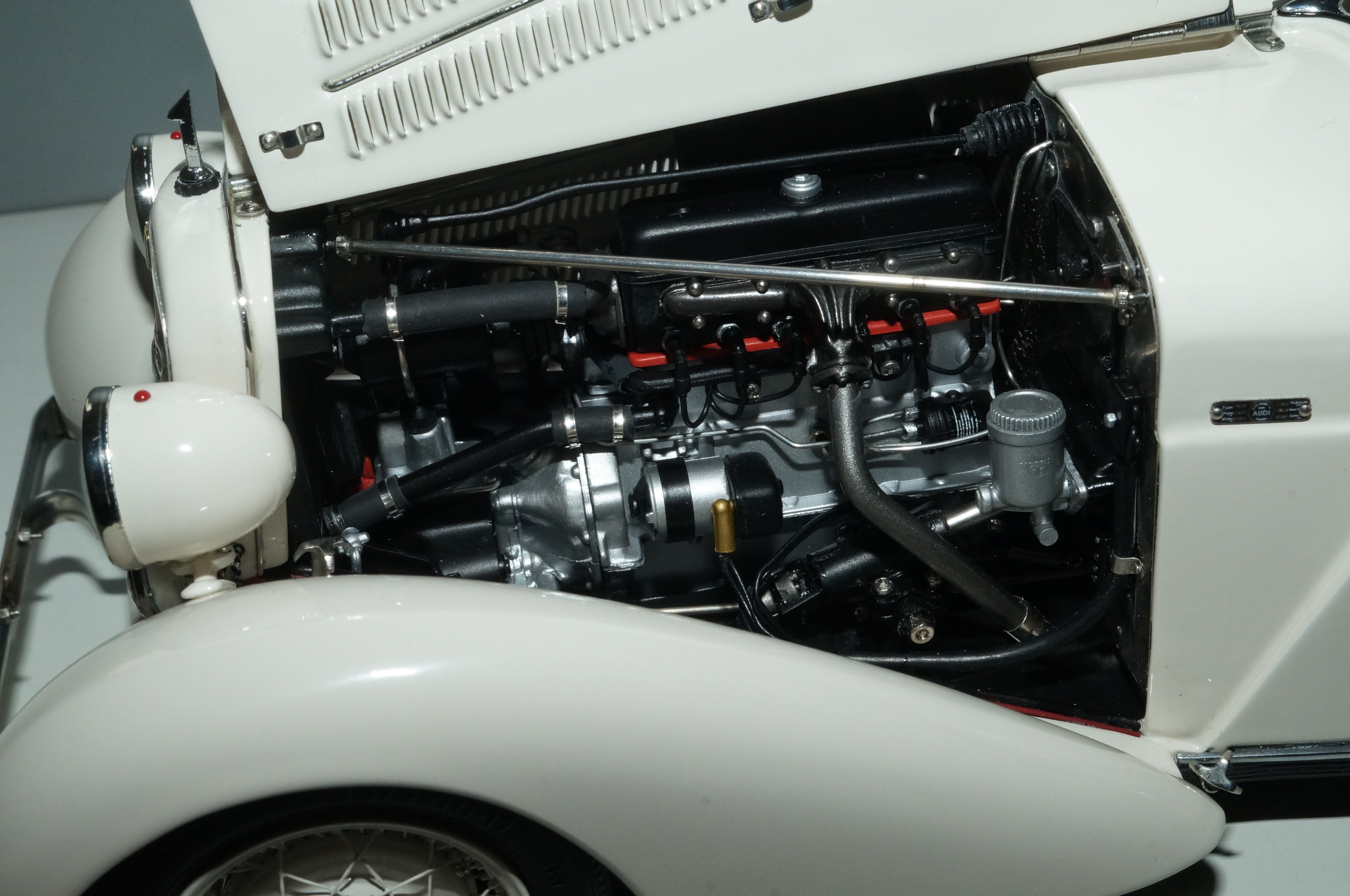 Audi Front 225 Roadster weiss CMC M-075 limitiert auf 1000 Stück - aus Vorbesitz