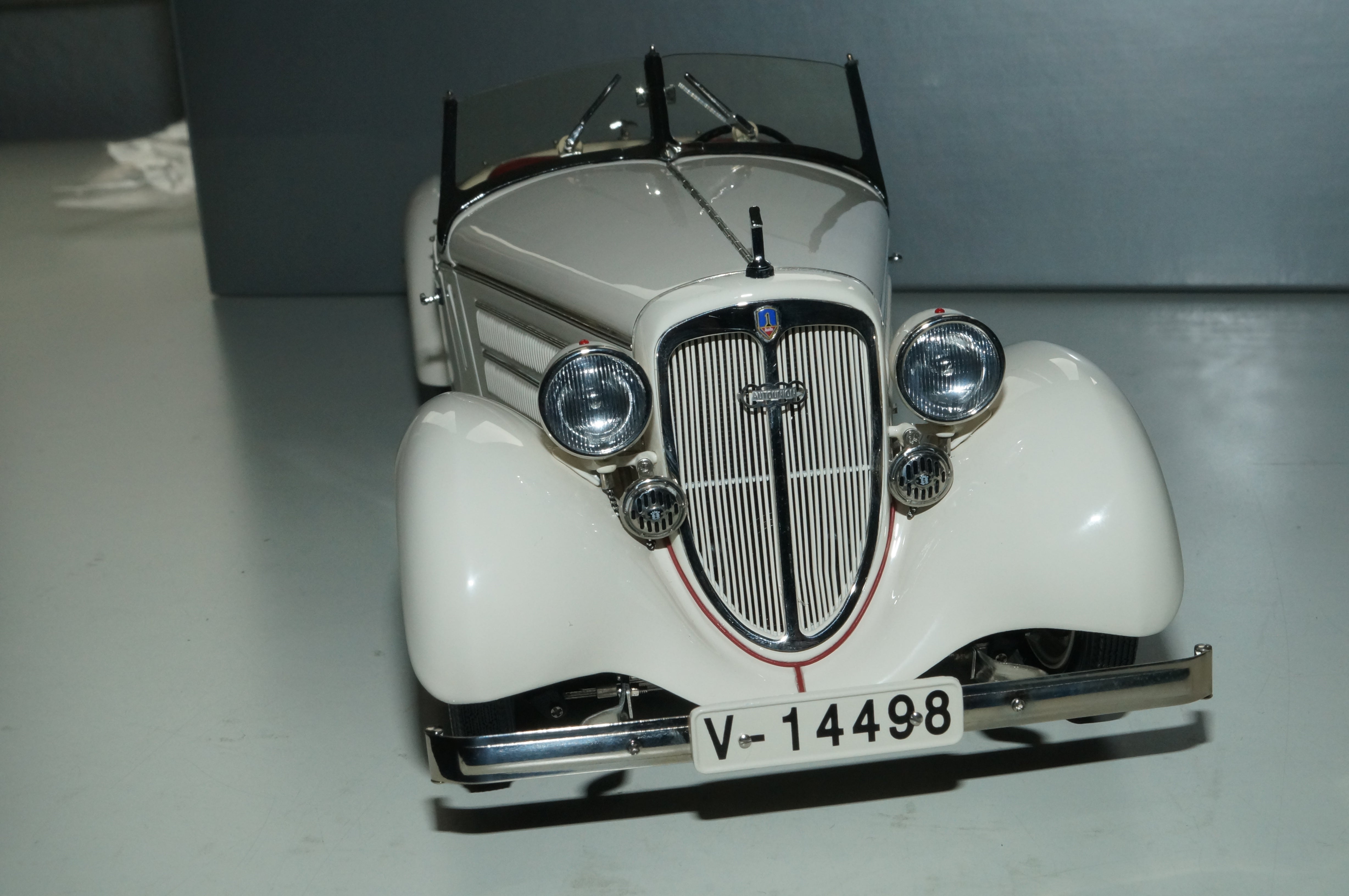 Audi Front 225 Roadster weiss CMC M-075 limitiert auf 1000 Stück - aus Vorbesitz