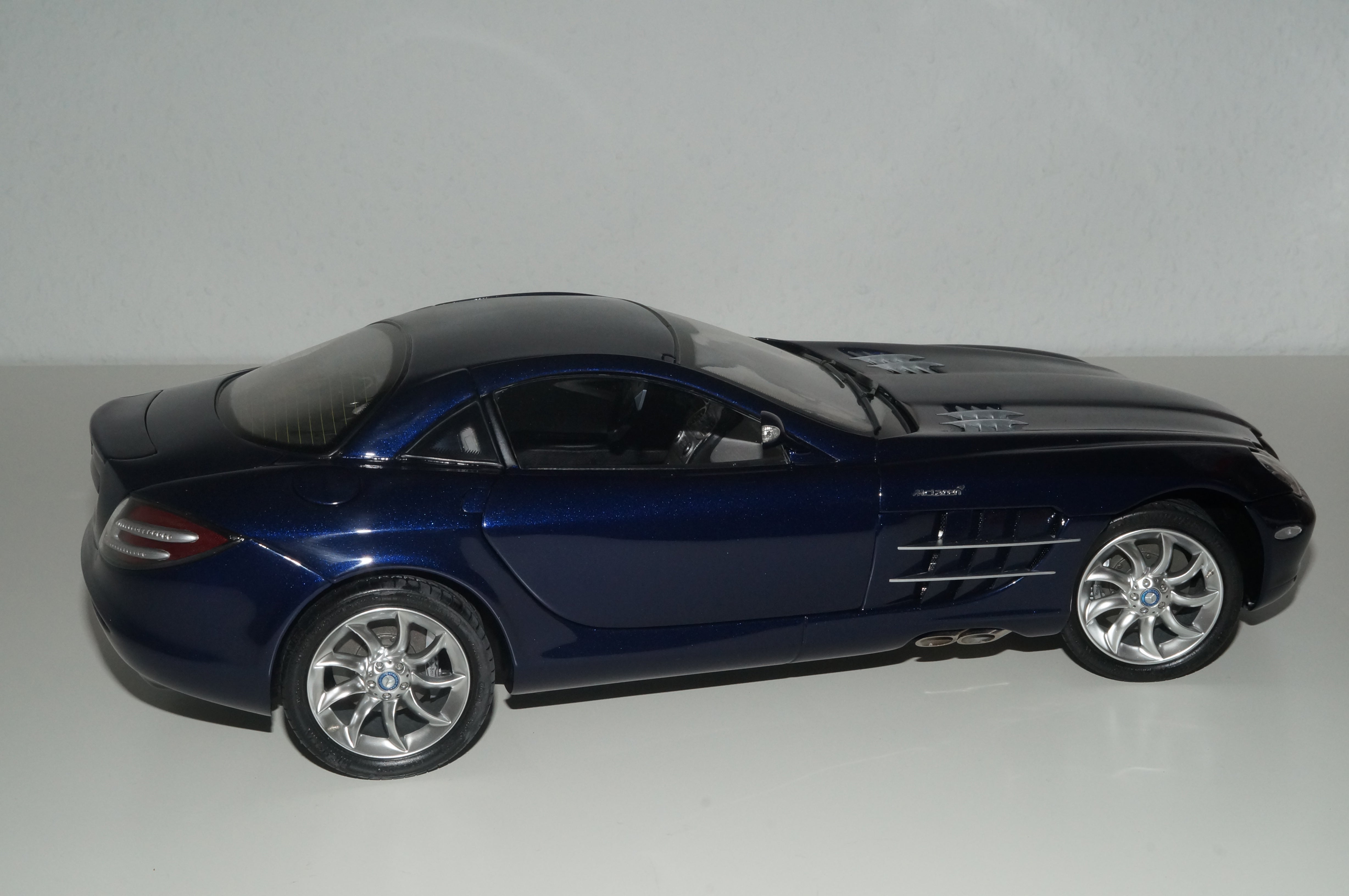 1/12 Mercedes-Benz SLR McLaren 2003 BLAU CMC C-006D