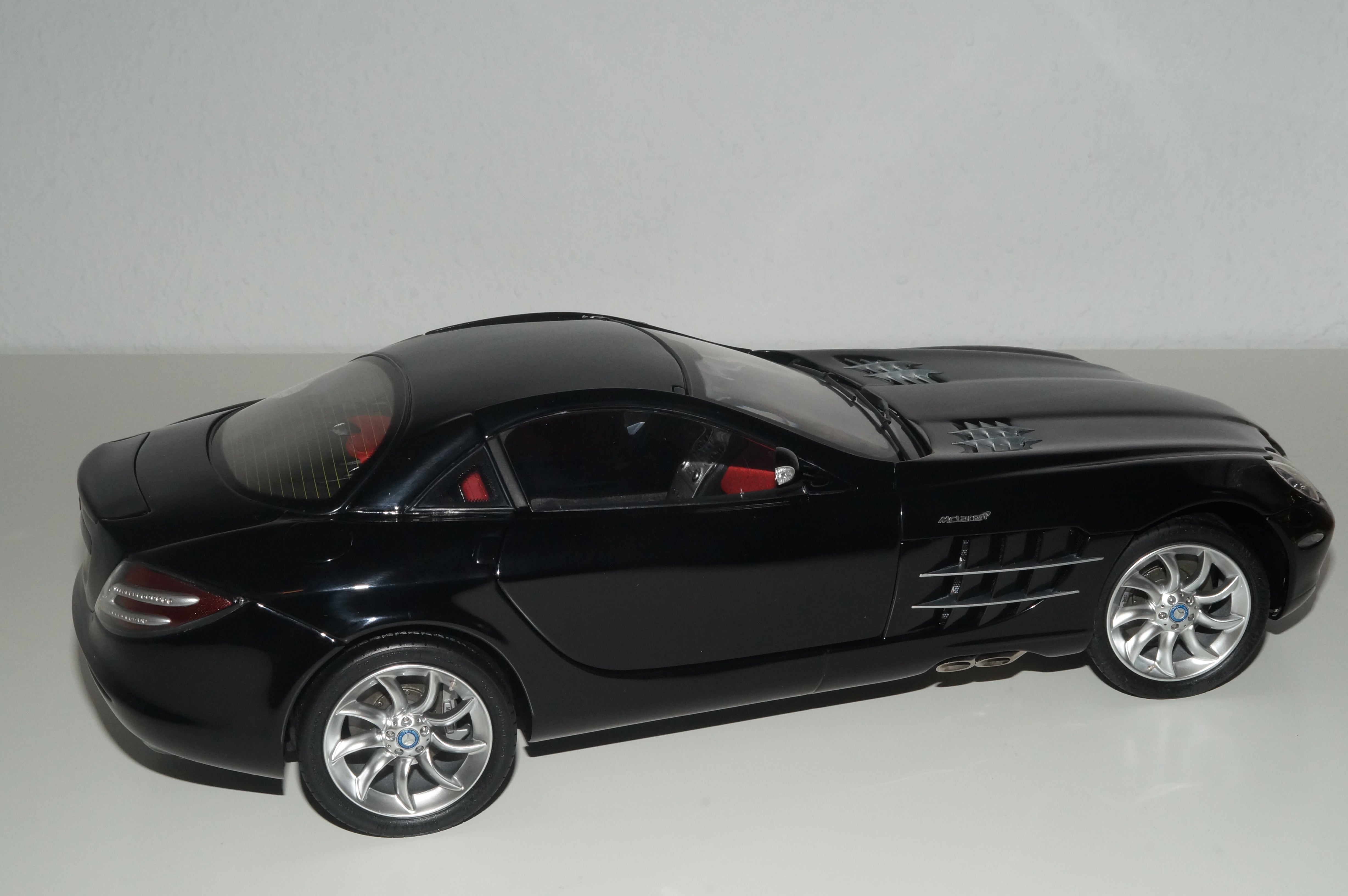 1/12 Mercedes-Benz SLR McLaren 2003 SCHWARZ CMC C-006F