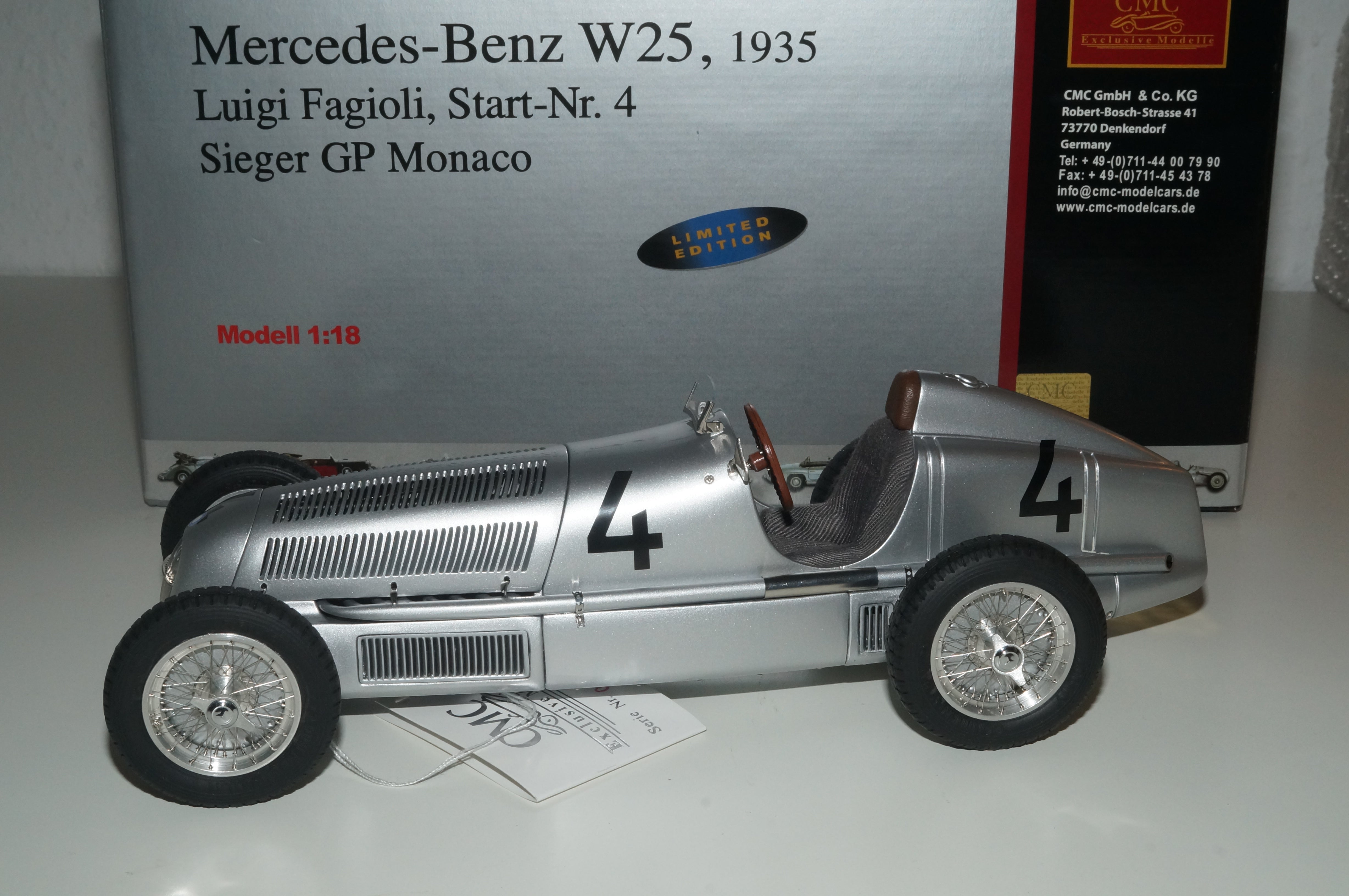Mercedes-Benz W25 #4 Fagioli SCHWARZE STARTNUMMER CMC M-104