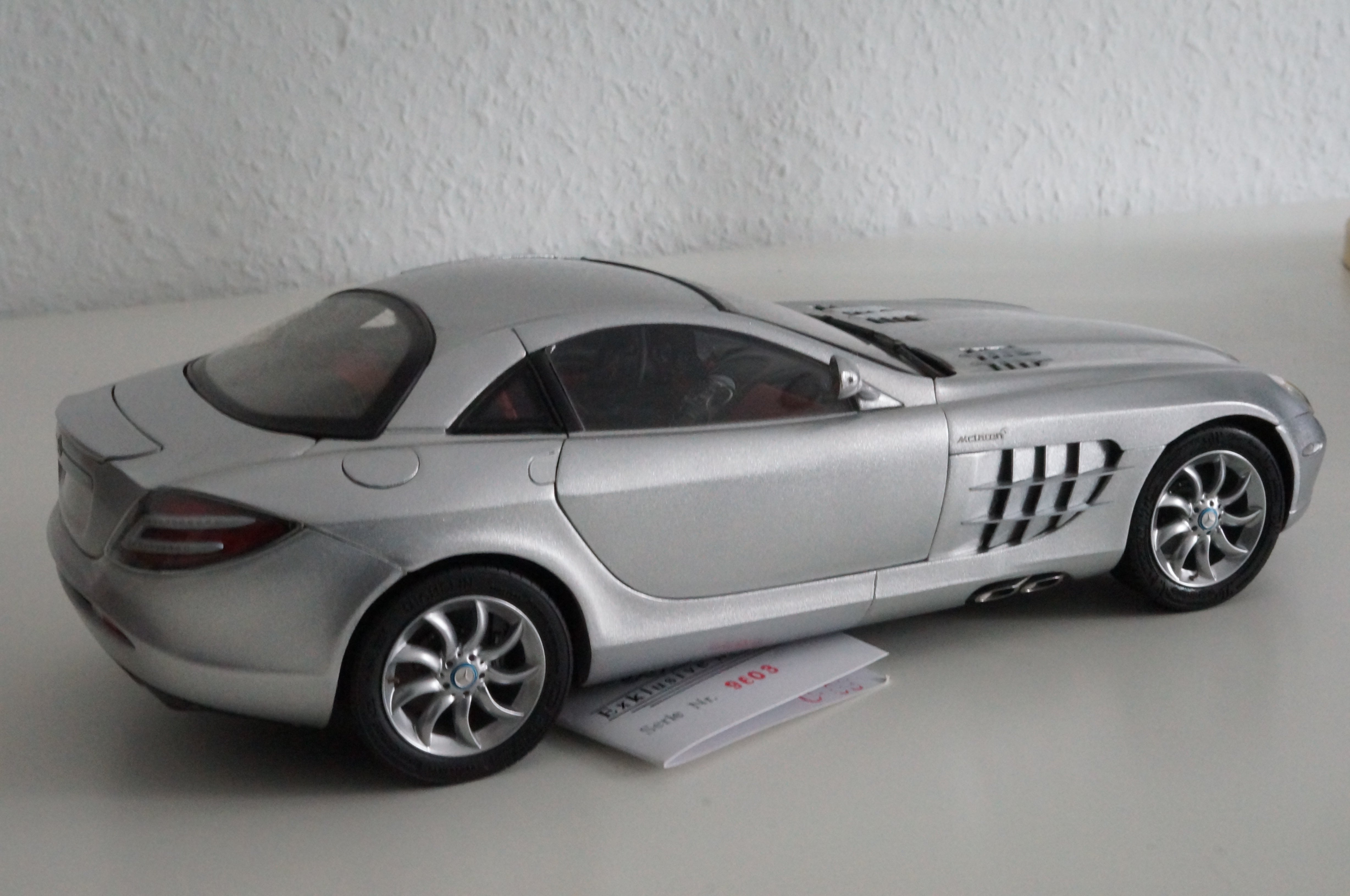 Mercedes-Benz SLR McLaren 2003 silber CMC M-045E