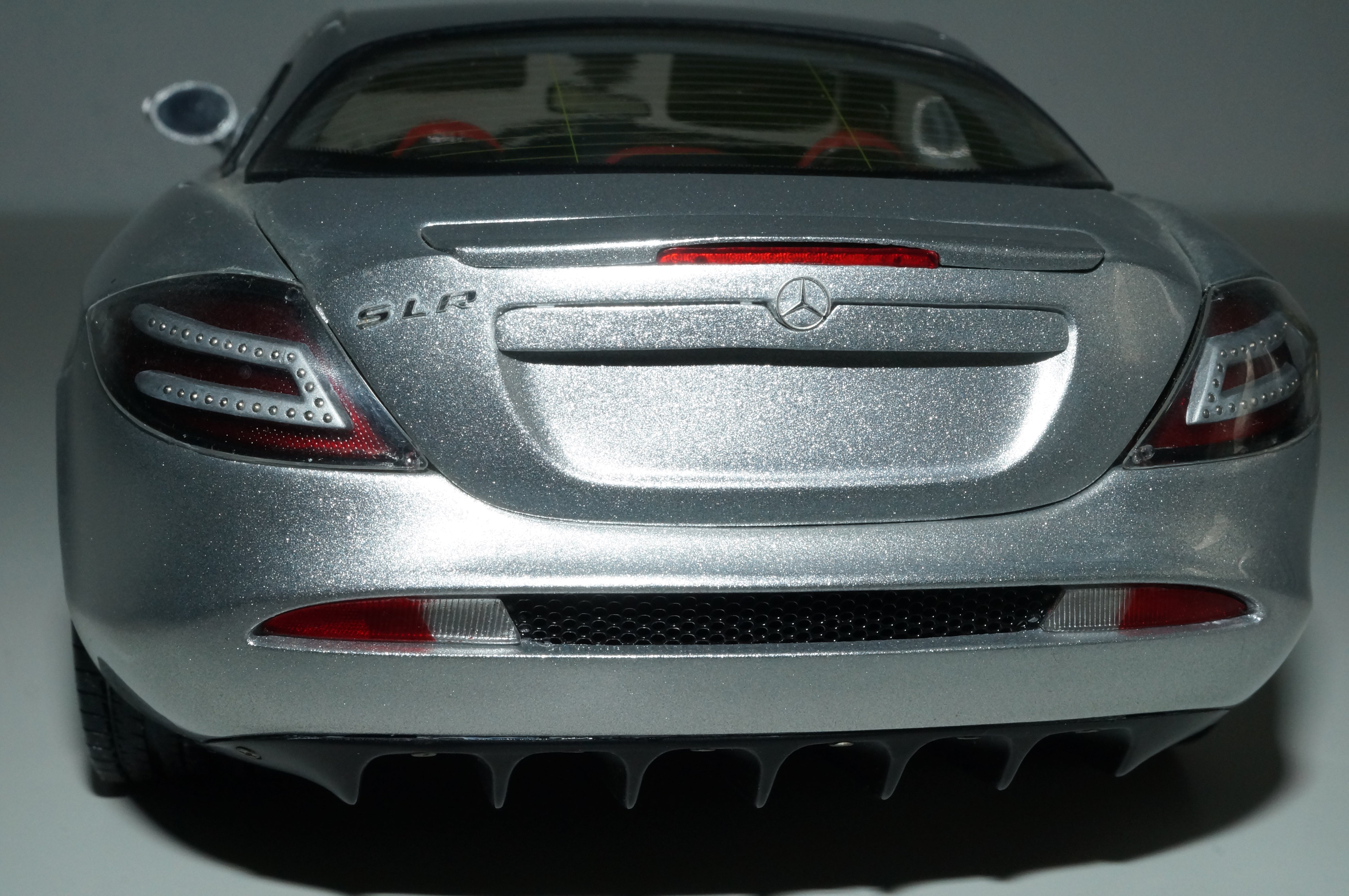 Mercedes-Benz SLR McLaren 2003 silber CMC M-045E