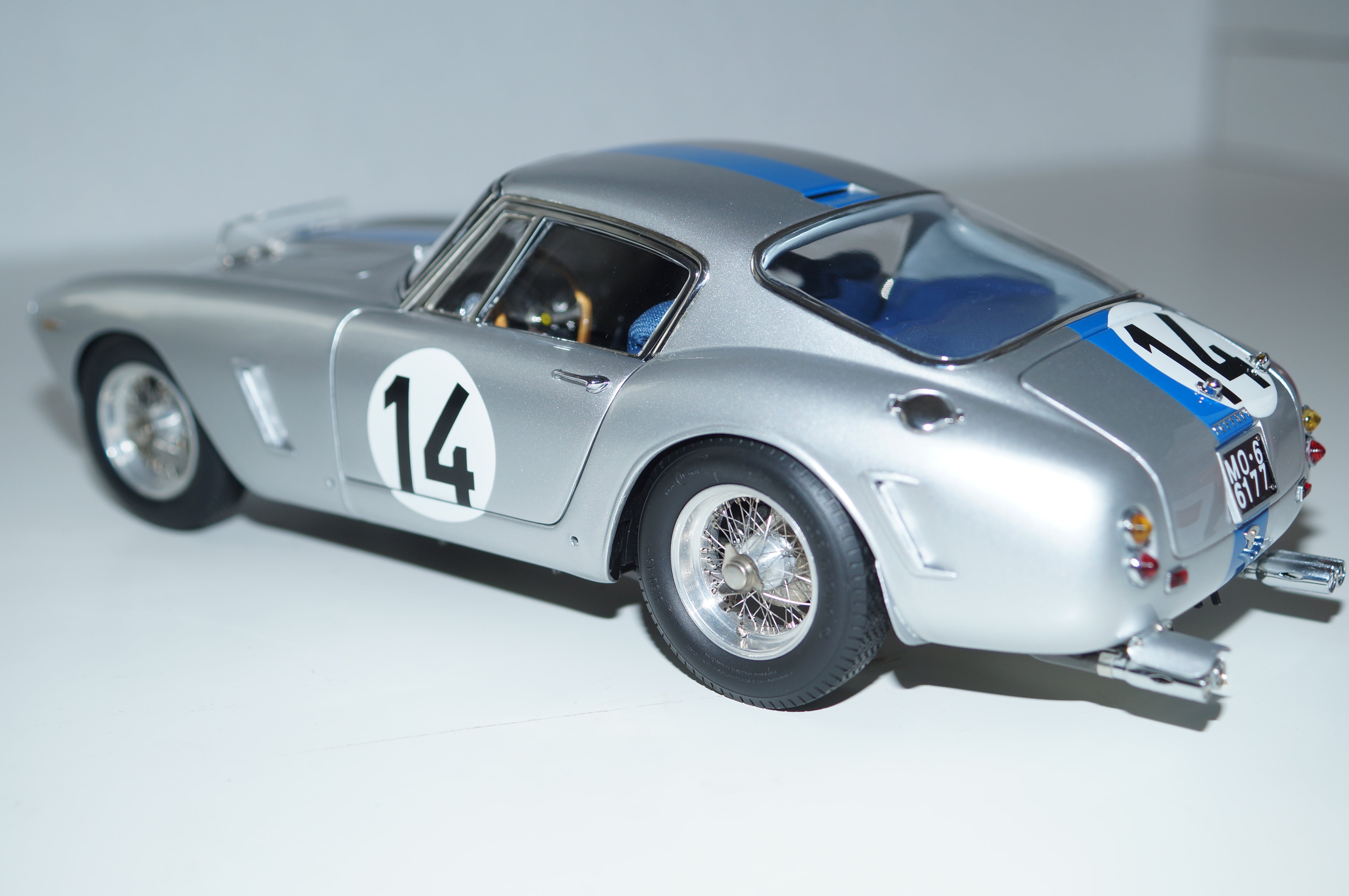 Ferrari 250 GT SWB Competizione #14  24H Le Mans 1961 CMC M-079 aus Vorbesitz