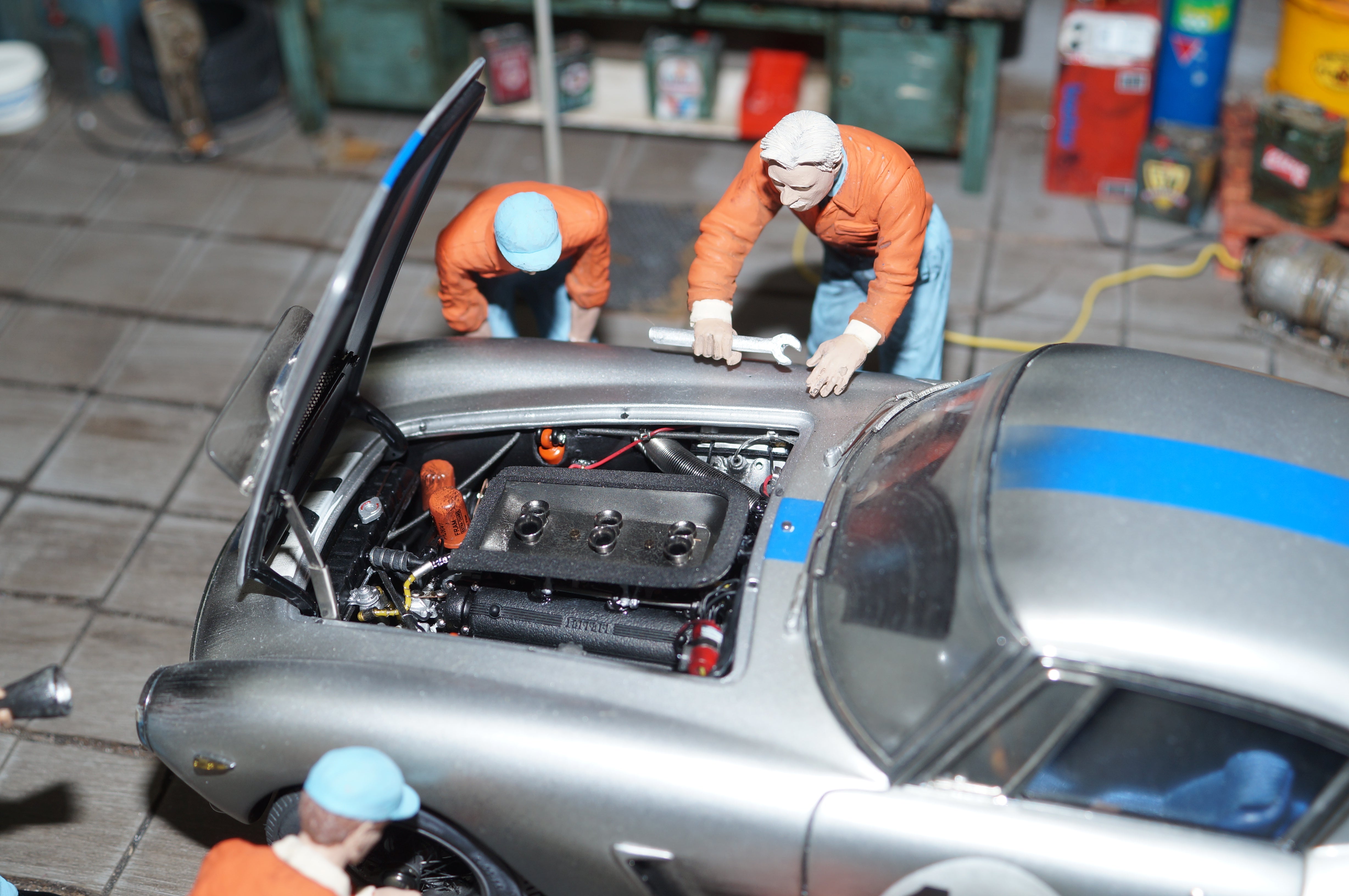 1/18 Boxencrew GULF-PORSCHE von SF Scale Figures - Handarbeit