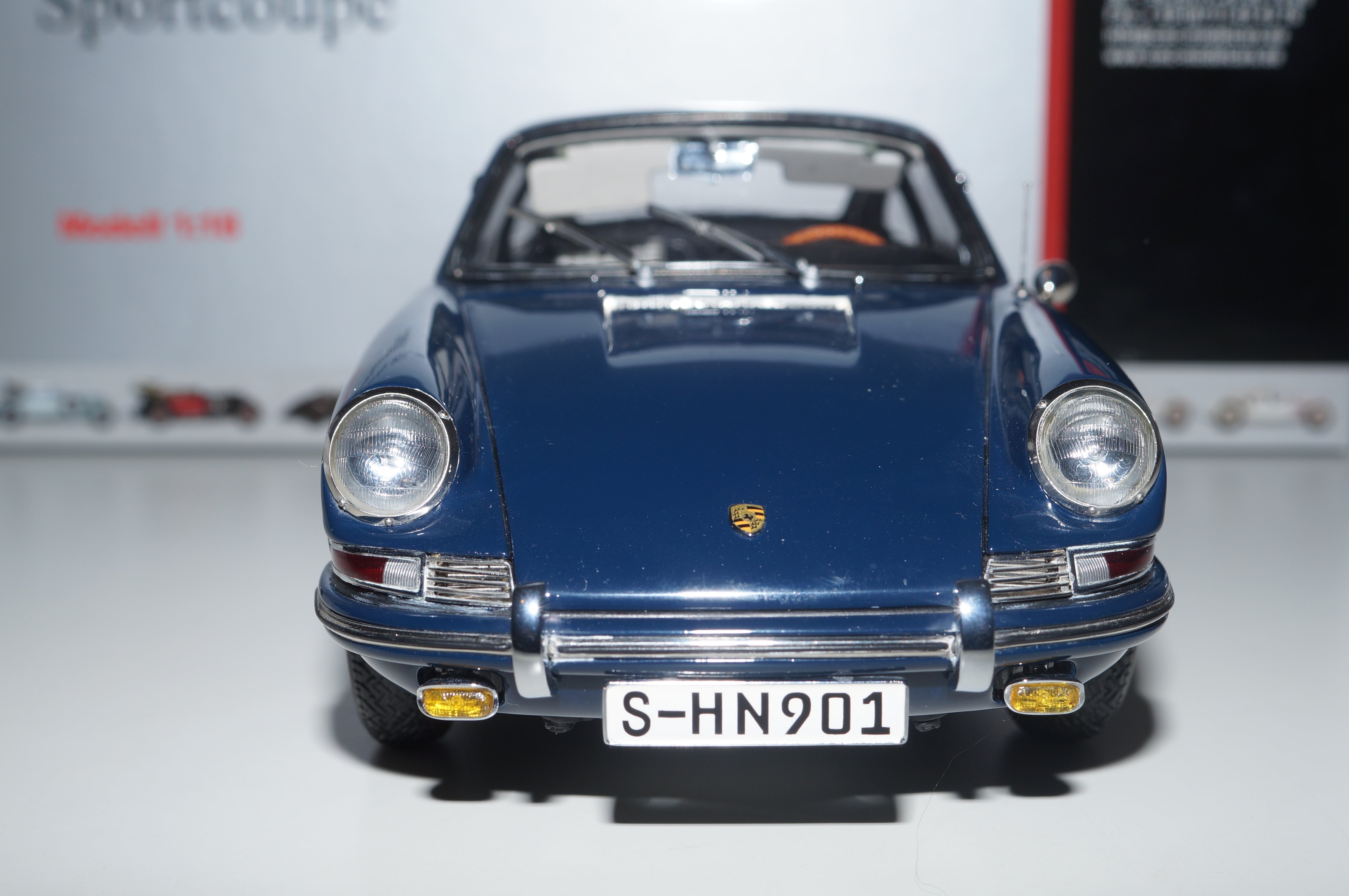 Porsche 901 Coupe Bali Blau DEALER EDITION CMC M-067