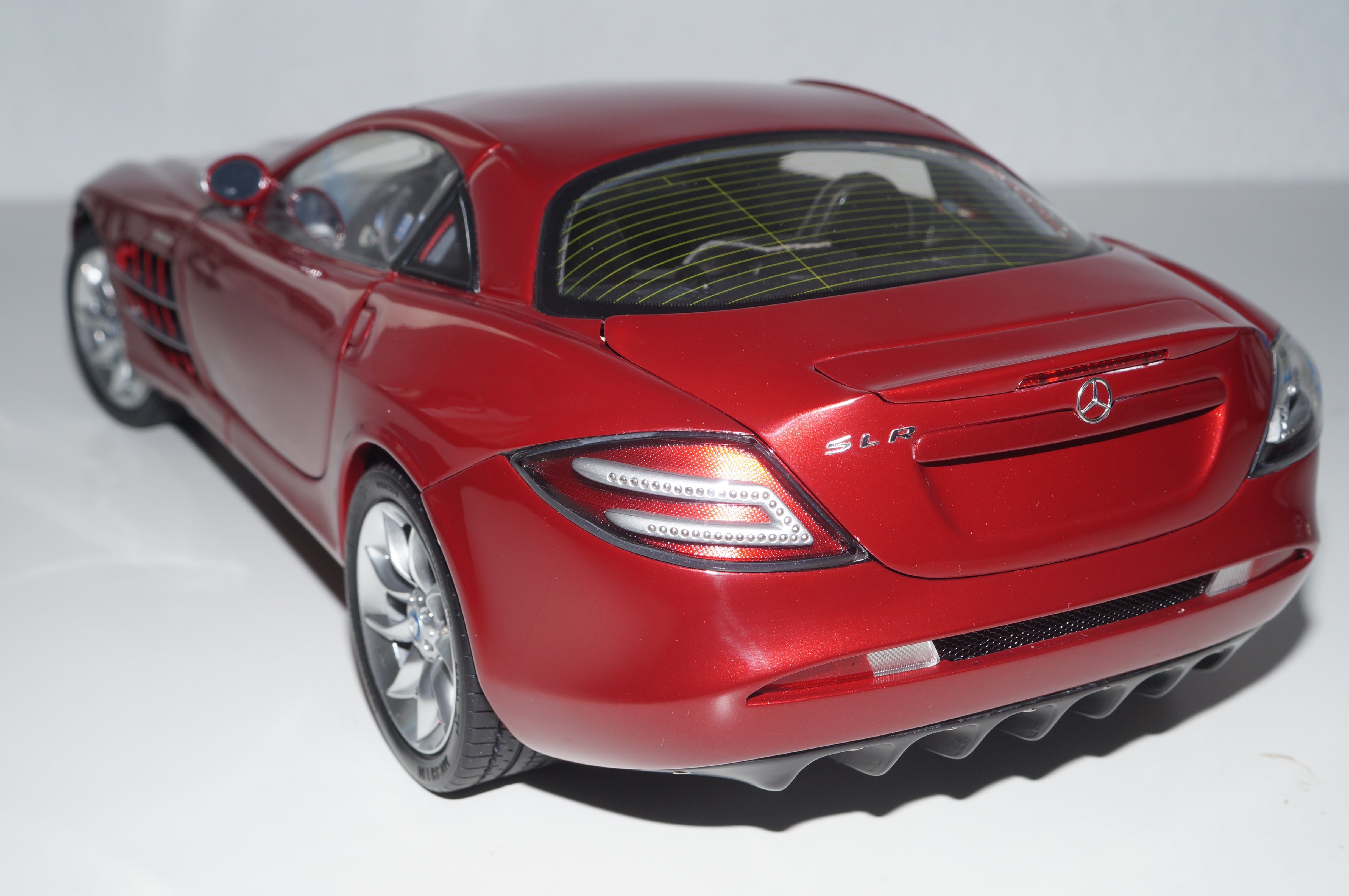 1/12 Mercedes-Benz SLR McLaren 2003 ROT CMC C-006A