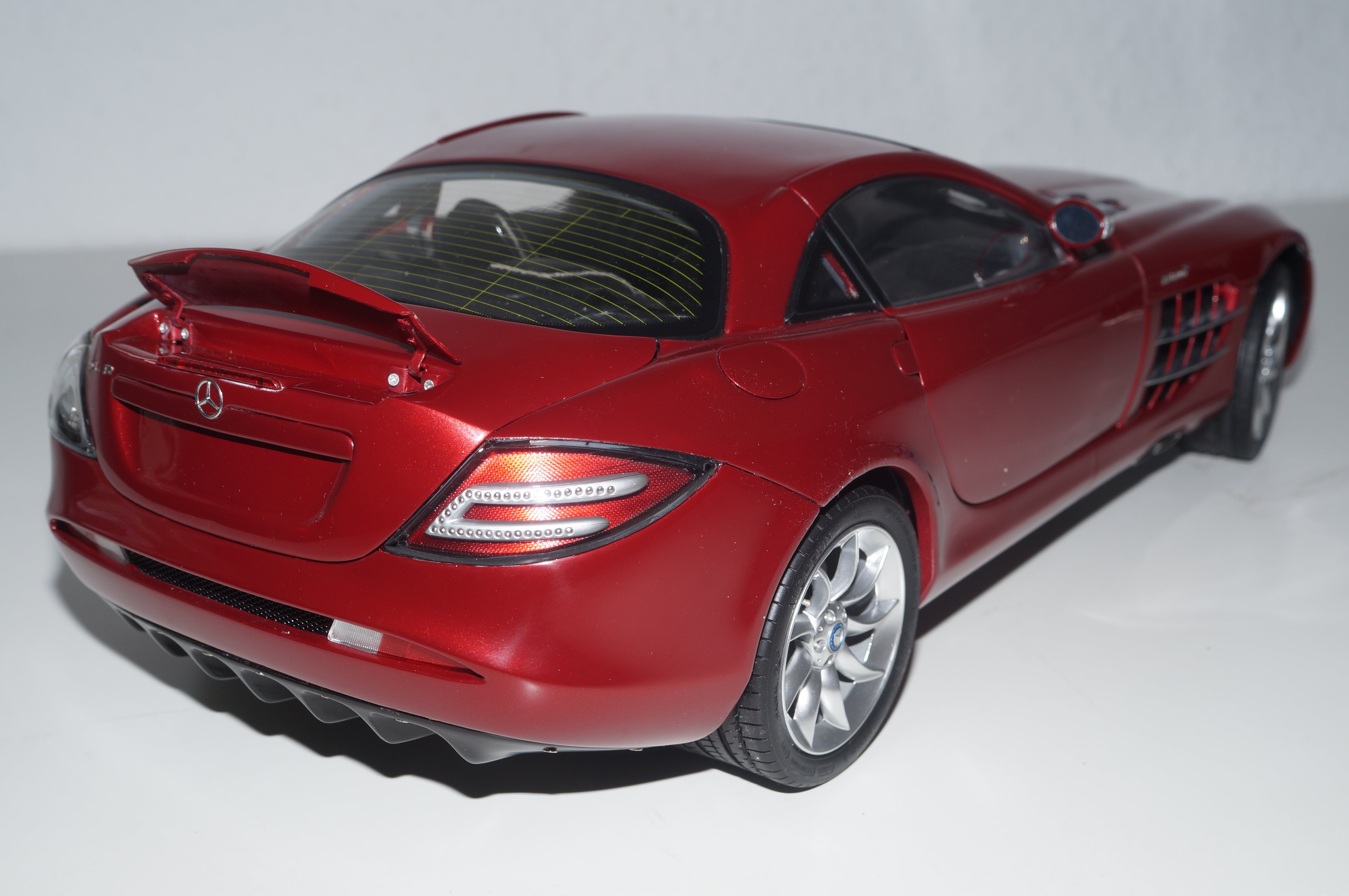 1/12 Mercedes-Benz SLR McLaren 2003 ROT CMC C-006A