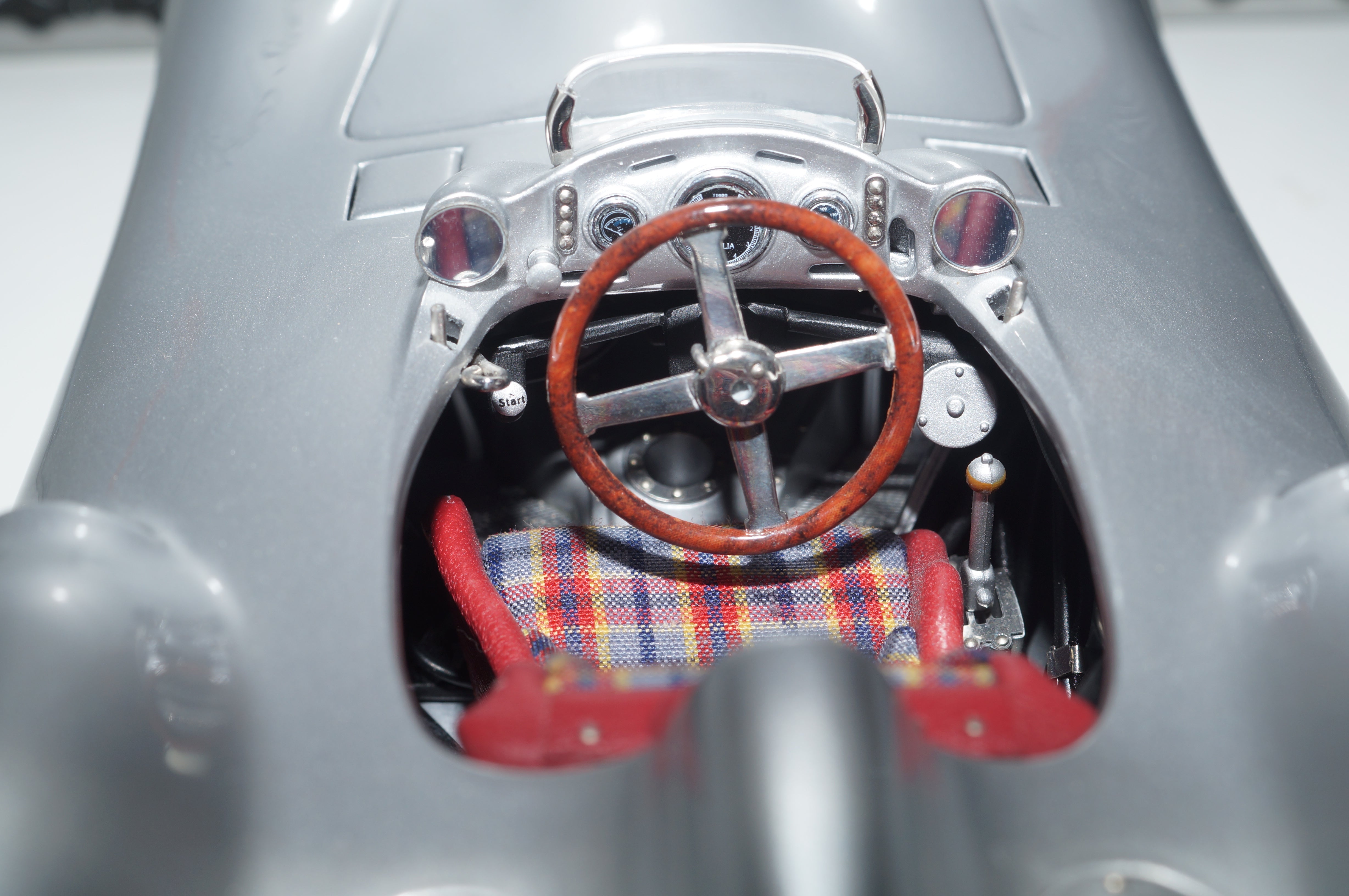 Mercedes-Benz W196R STROMLINIE CMC M-044