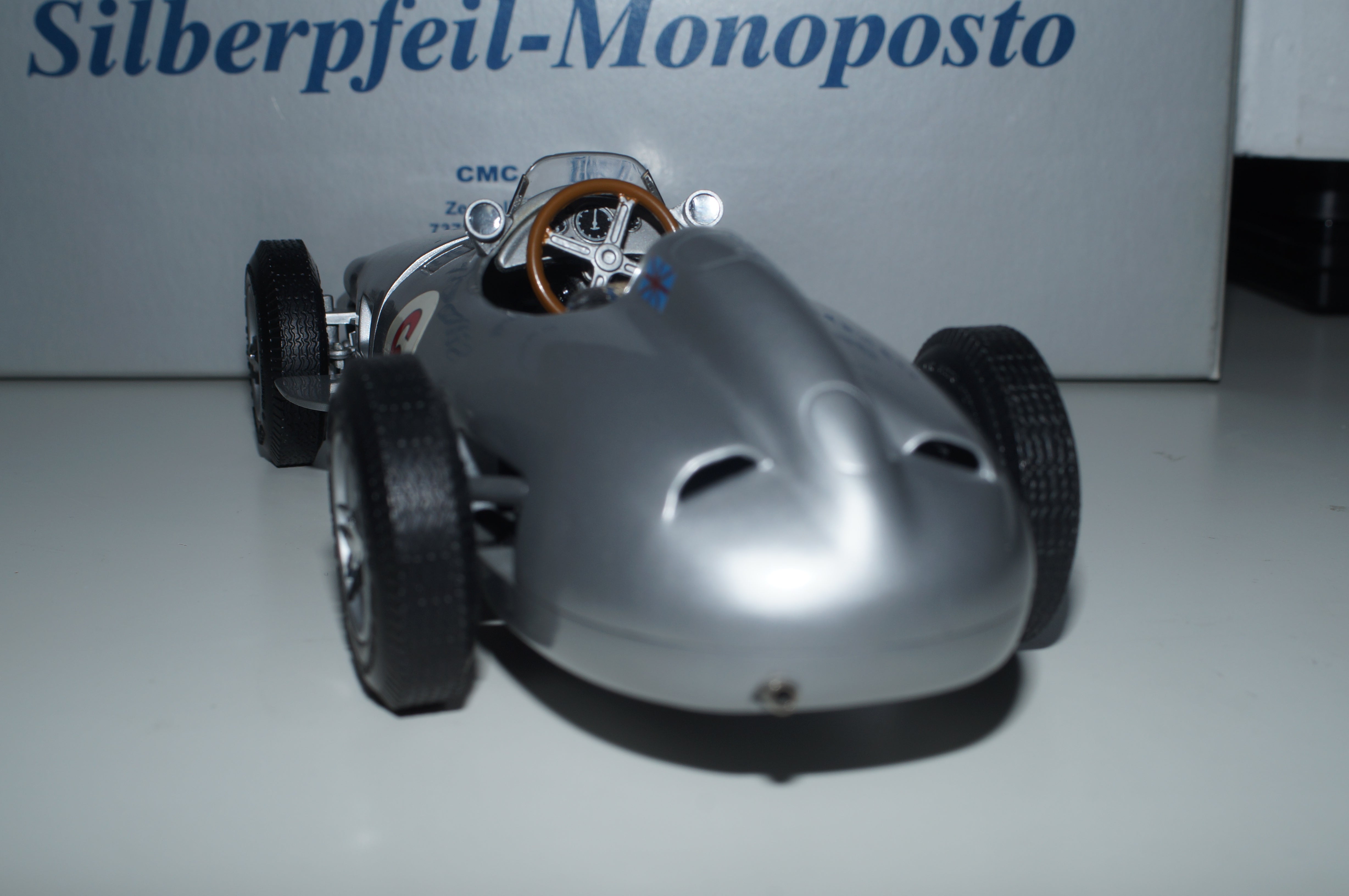 Mercedes-Benz W196 #6 Stirling MOSS CMC M-020 LE 1.000 Stück