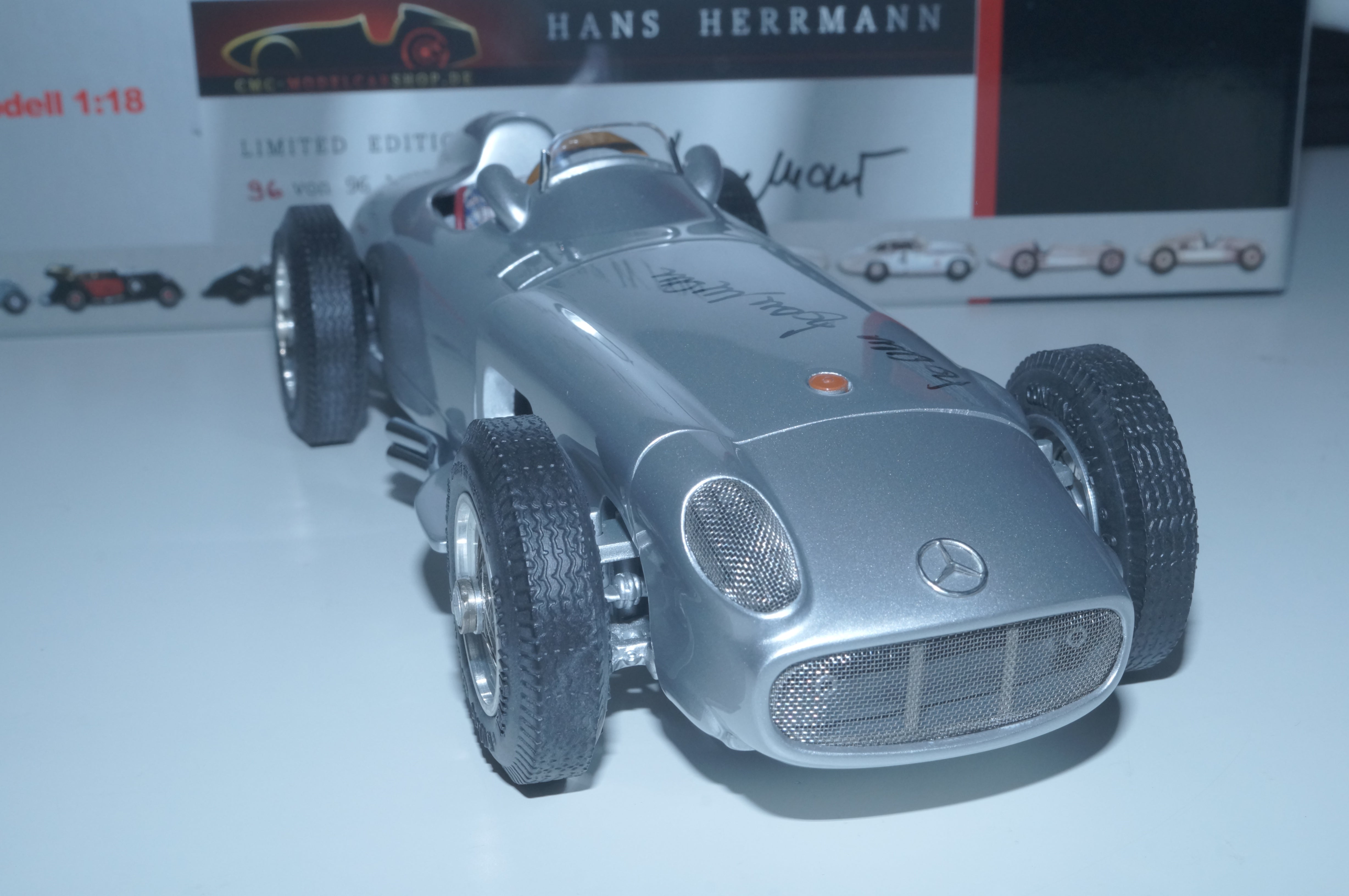 Mercedes-Benz W196, Hans Herrmann -Signatur Edition- limitiert auf 96 Stück #96/96, Basismodell CMC