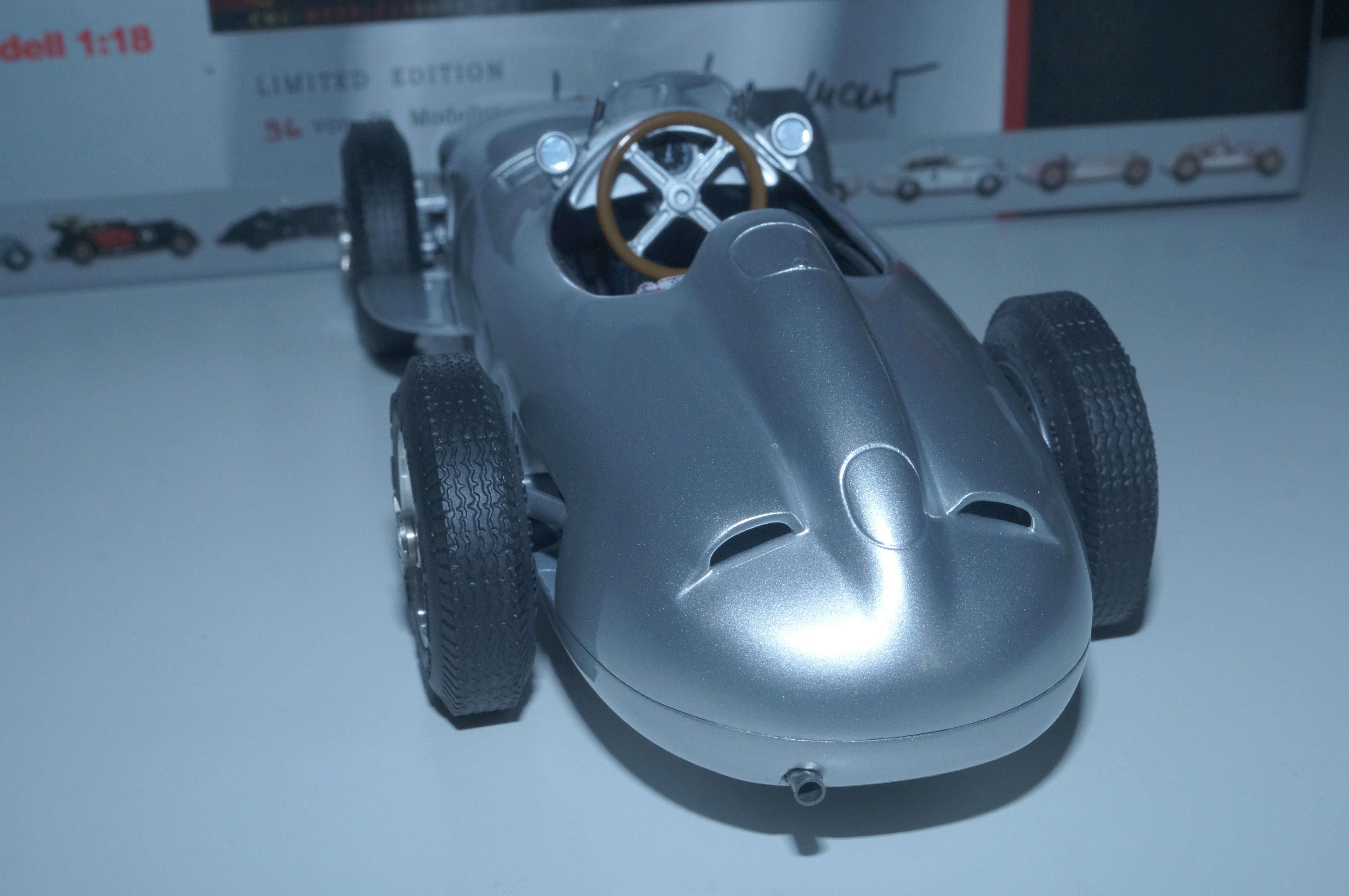 Mercedes-Benz W196, Hans Herrmann -Signatur Edition- limitiert auf 96 Stück #96/96, Basismodell CMC