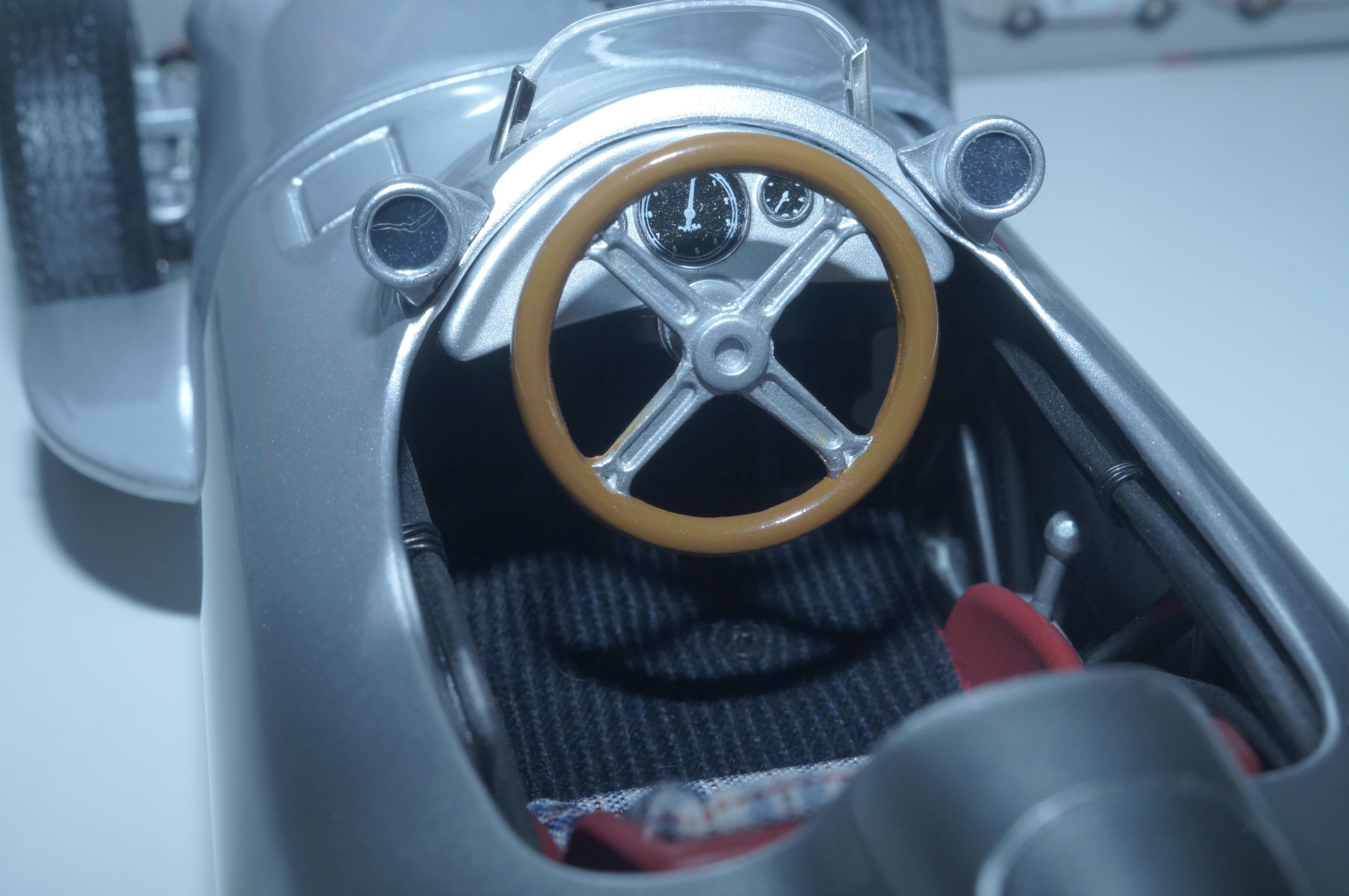 Mercedes-Benz W196, Hans Herrmann -Signatur Edition- limitiert auf 96 Stück #96/96, Basismodell CMC