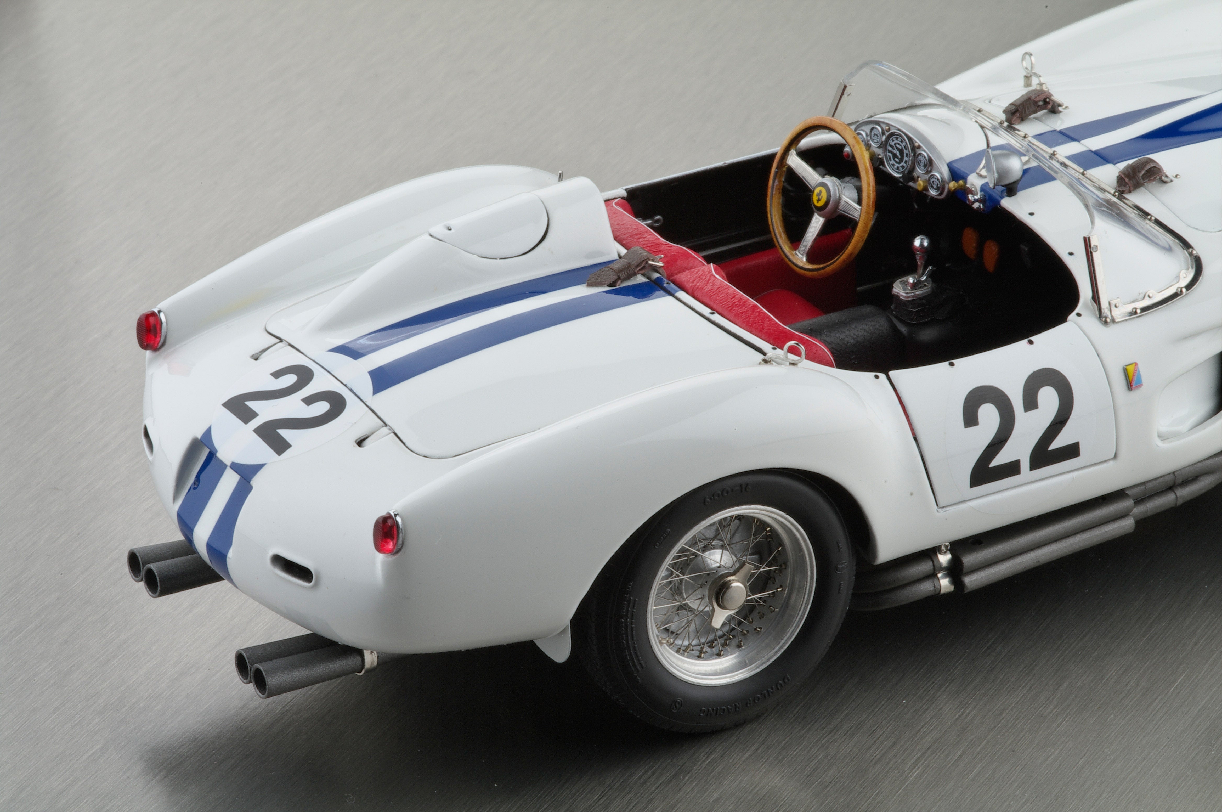 1:18 Ferrari 250 Testa Rossa #22 Pontoon Fender CMC M-080 aus Vorbesitz