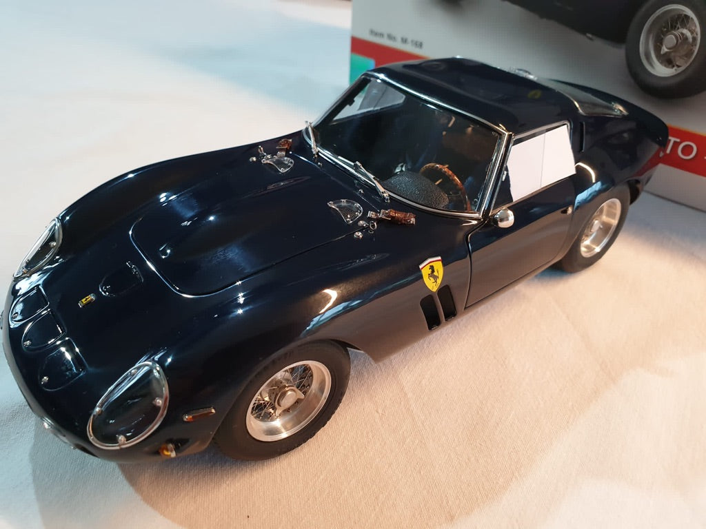 CMC Ferrari 250 GTO Midnight Blue 'Techno Classica 2016' CMC M-168 LE 200 Stueck