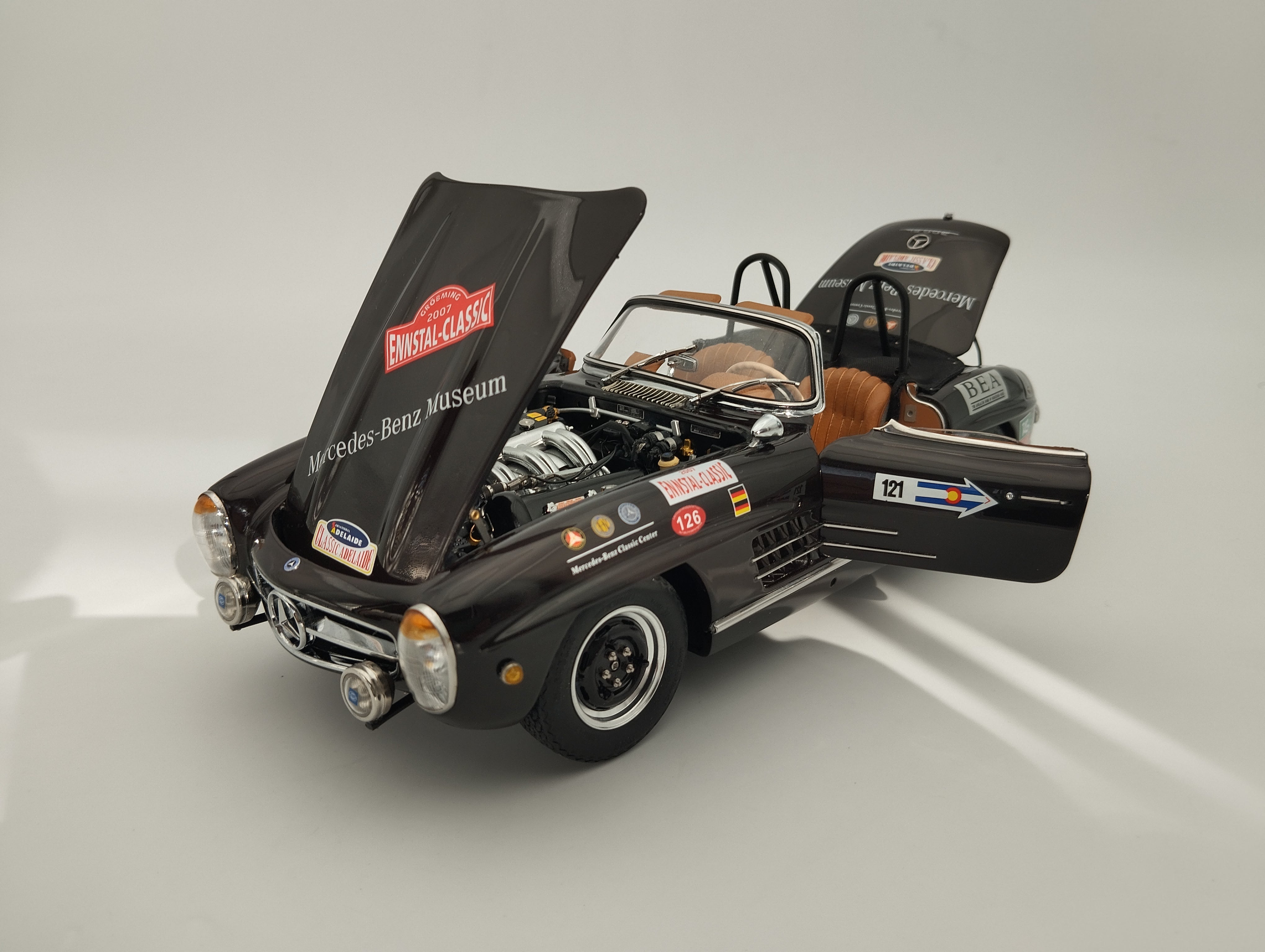 1:18 CMC M-285 Mercedes-Benz 300 SL W198 Roadster soft top black